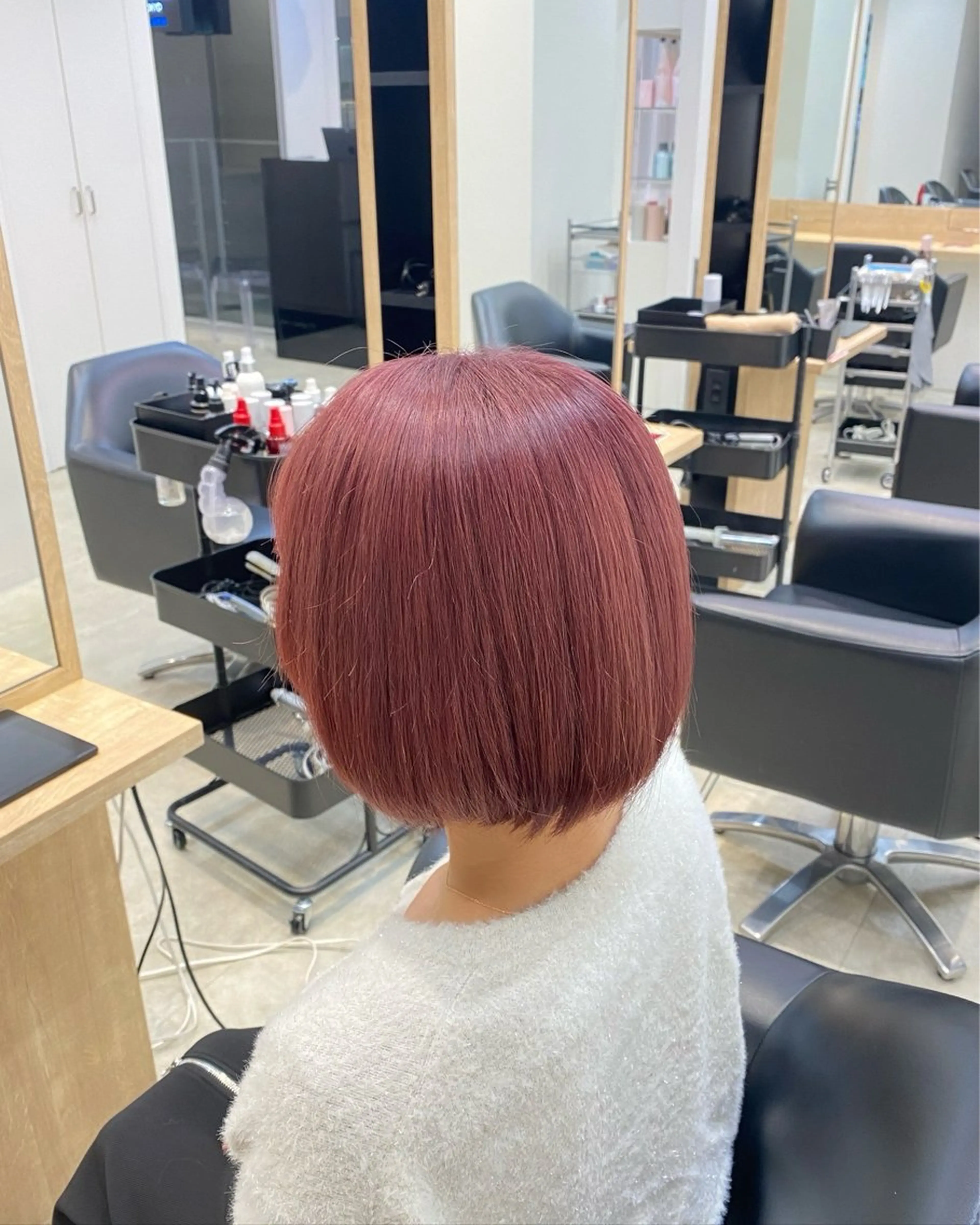 ショート カラー 八木 子龍のヘアスタイル