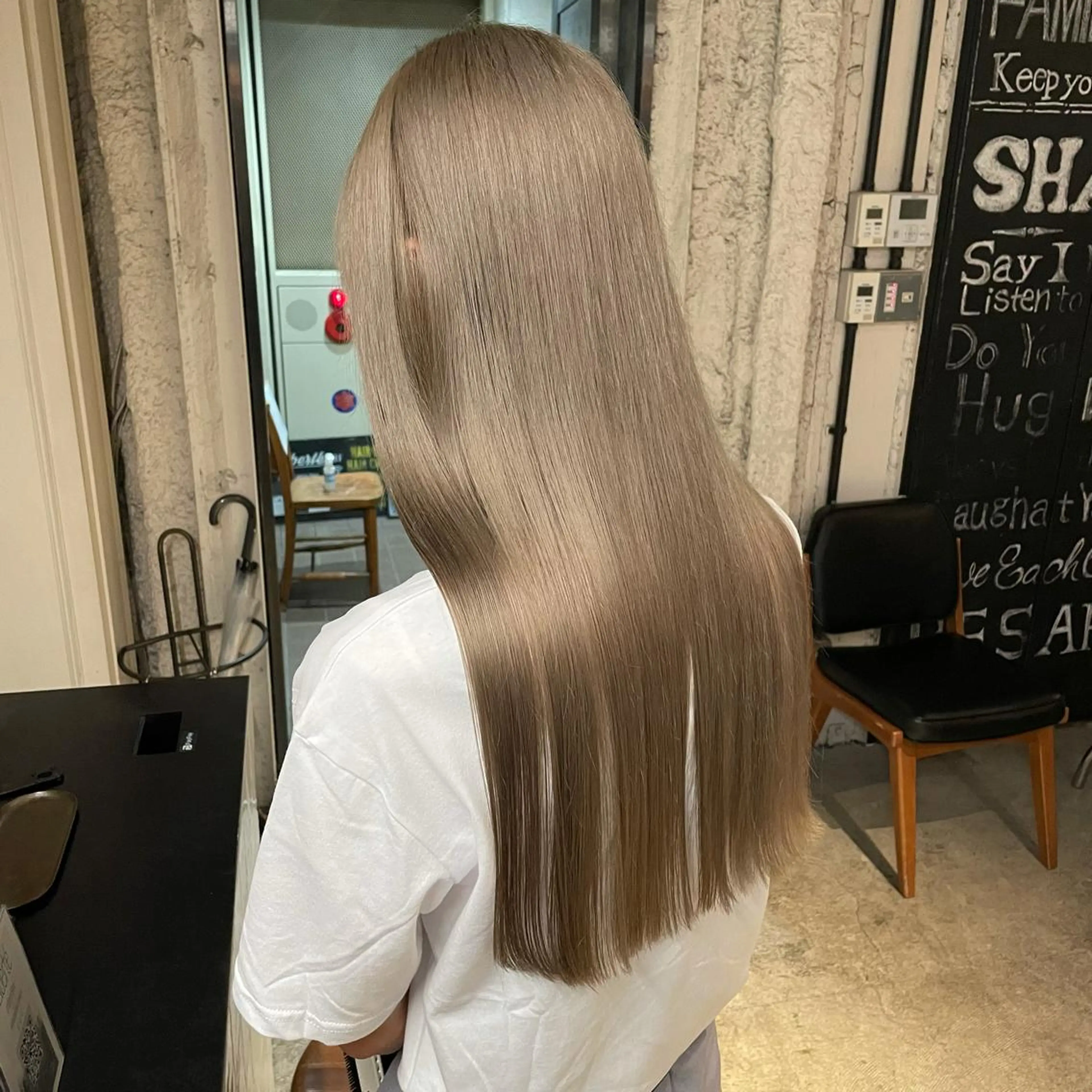 セミロング 顔まわりレイヤー 韓国風ヘア レイヤーカット ローレイヤー 縮毛矯正 カット ヘアカラー トリートメント Masena所属・【必ず似合わせます】 川口航平のヘアスタイル