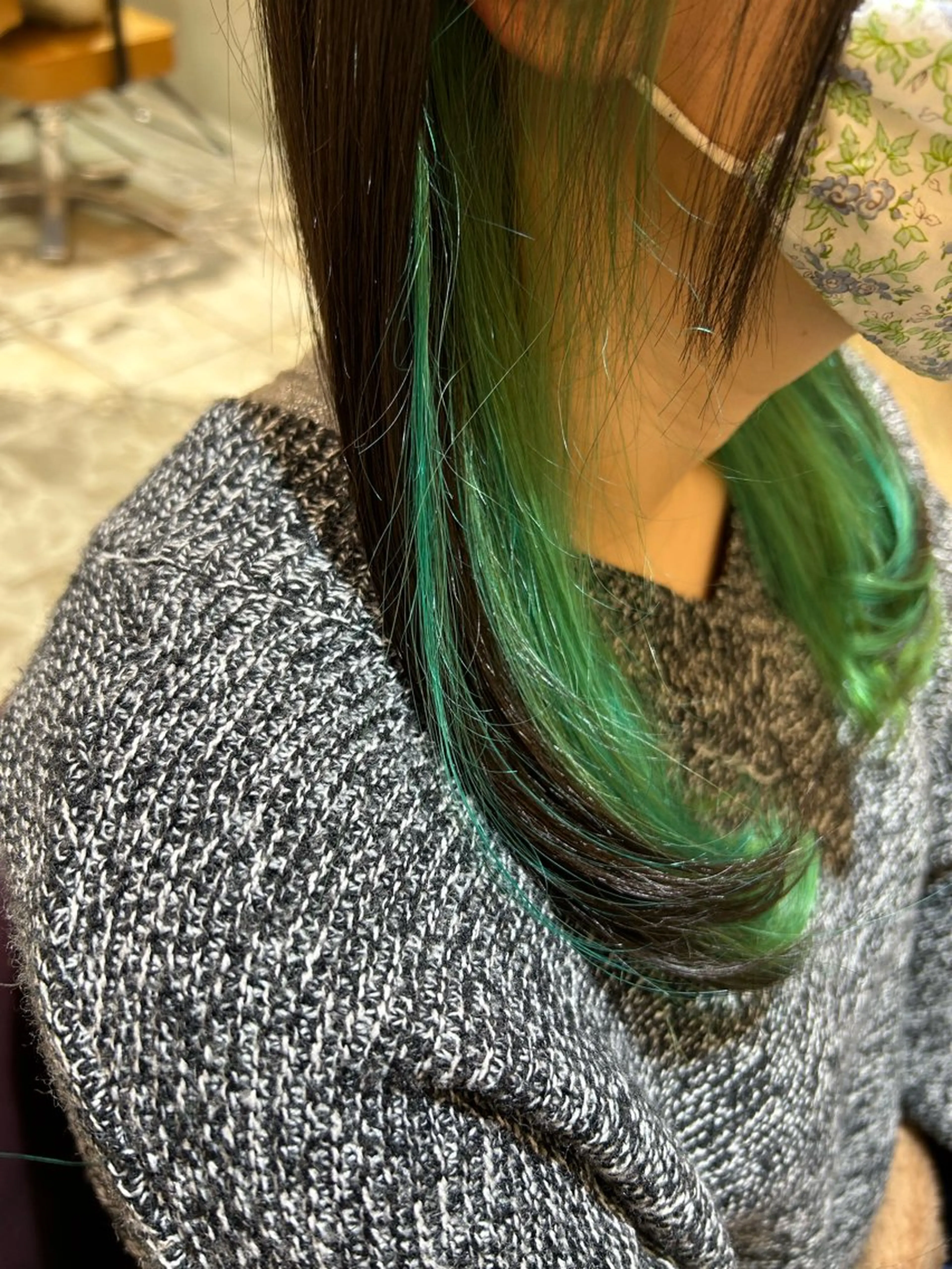 ミディアム カラー ブリーチ インナーカラー カット ヘアカラー トリートメント 若狭 彩花のヘアスタイル