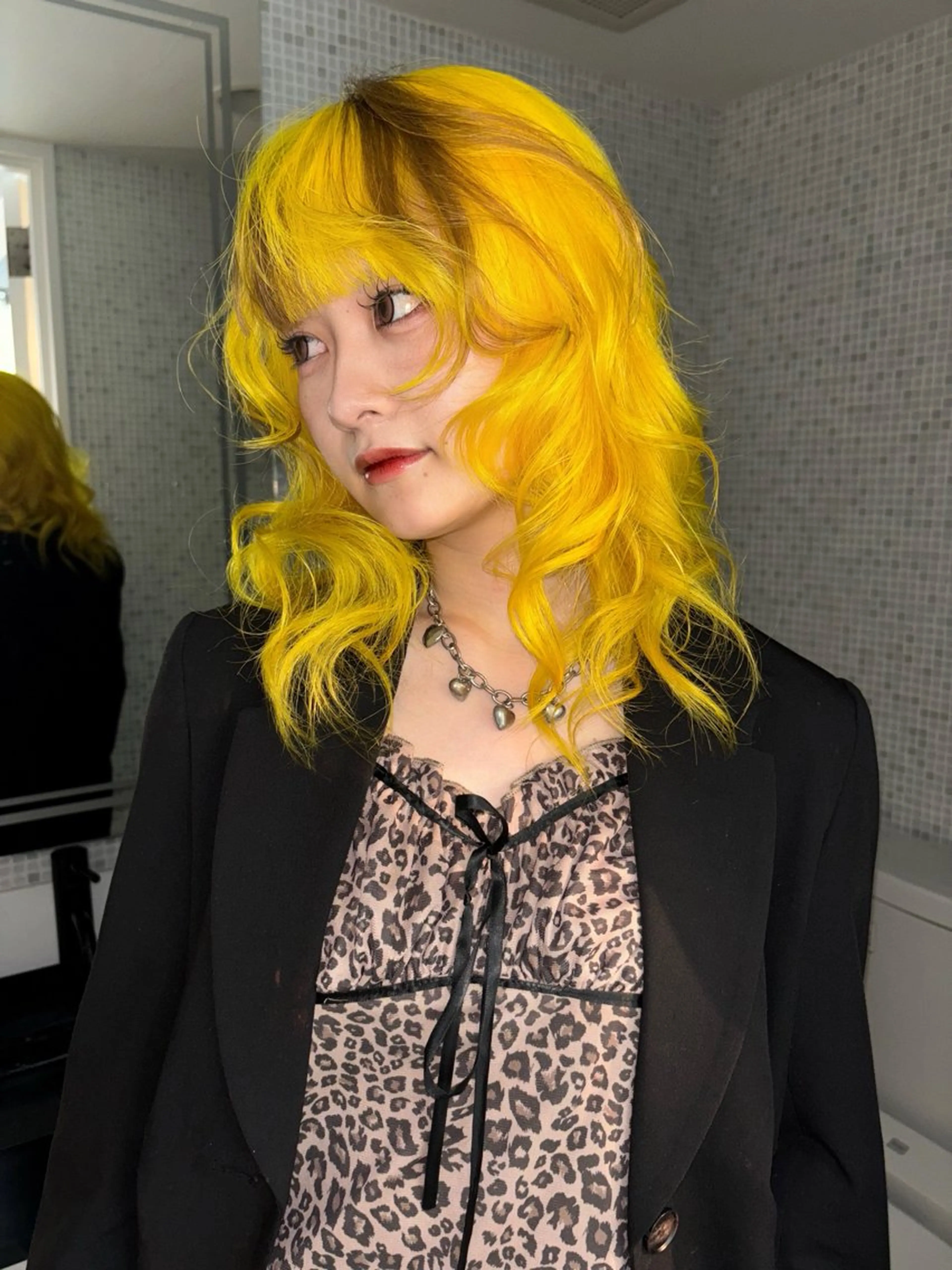 セミロング カラー ヘアアレンジ ヘアカラー minto/ 似合わせ/ハイトーンのヘアスタイル