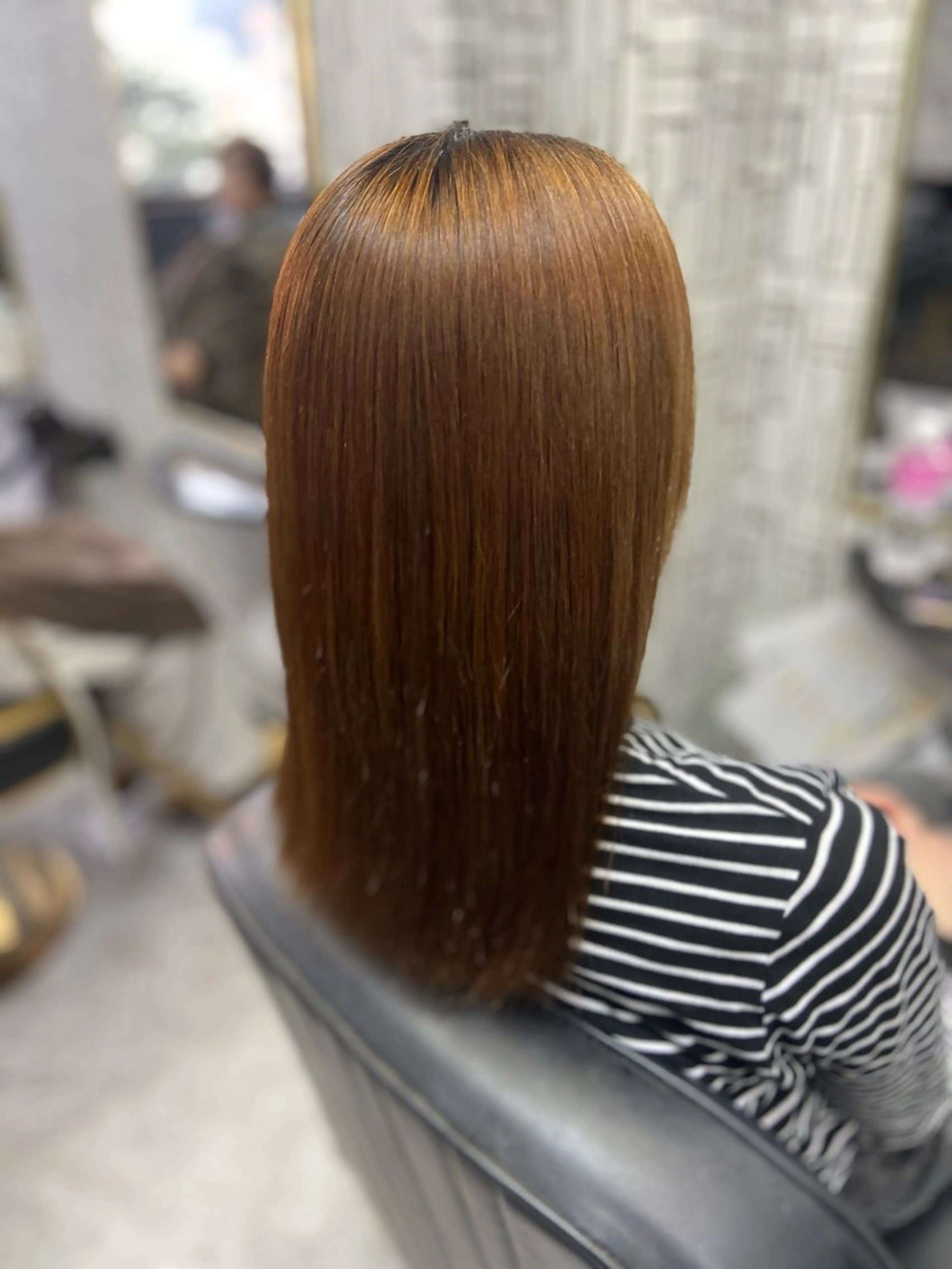 セミロング 瀧下 唯のヘアスタイル