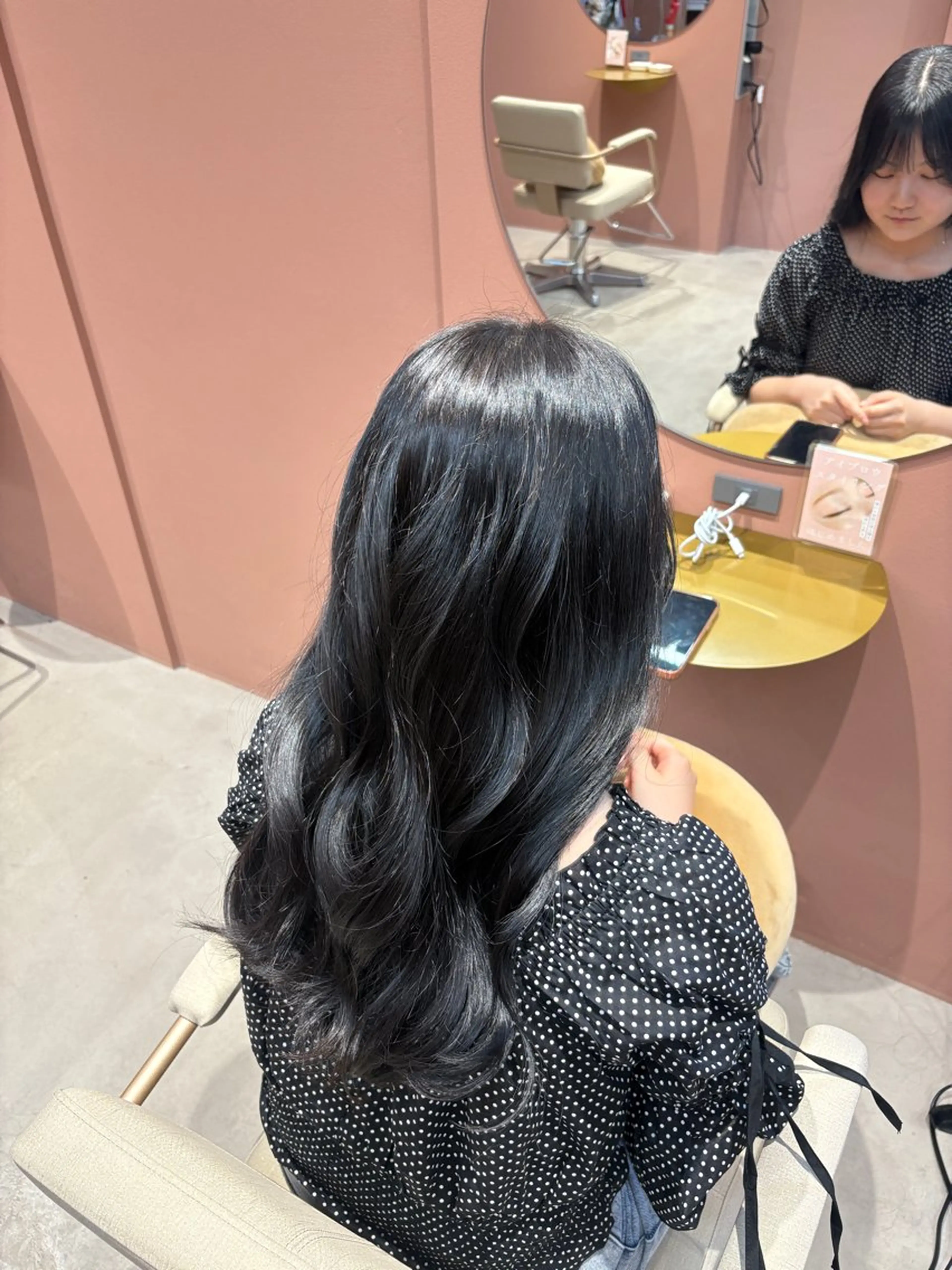 ロング カラー Inity心斎橋/ クルミのヘアスタイル