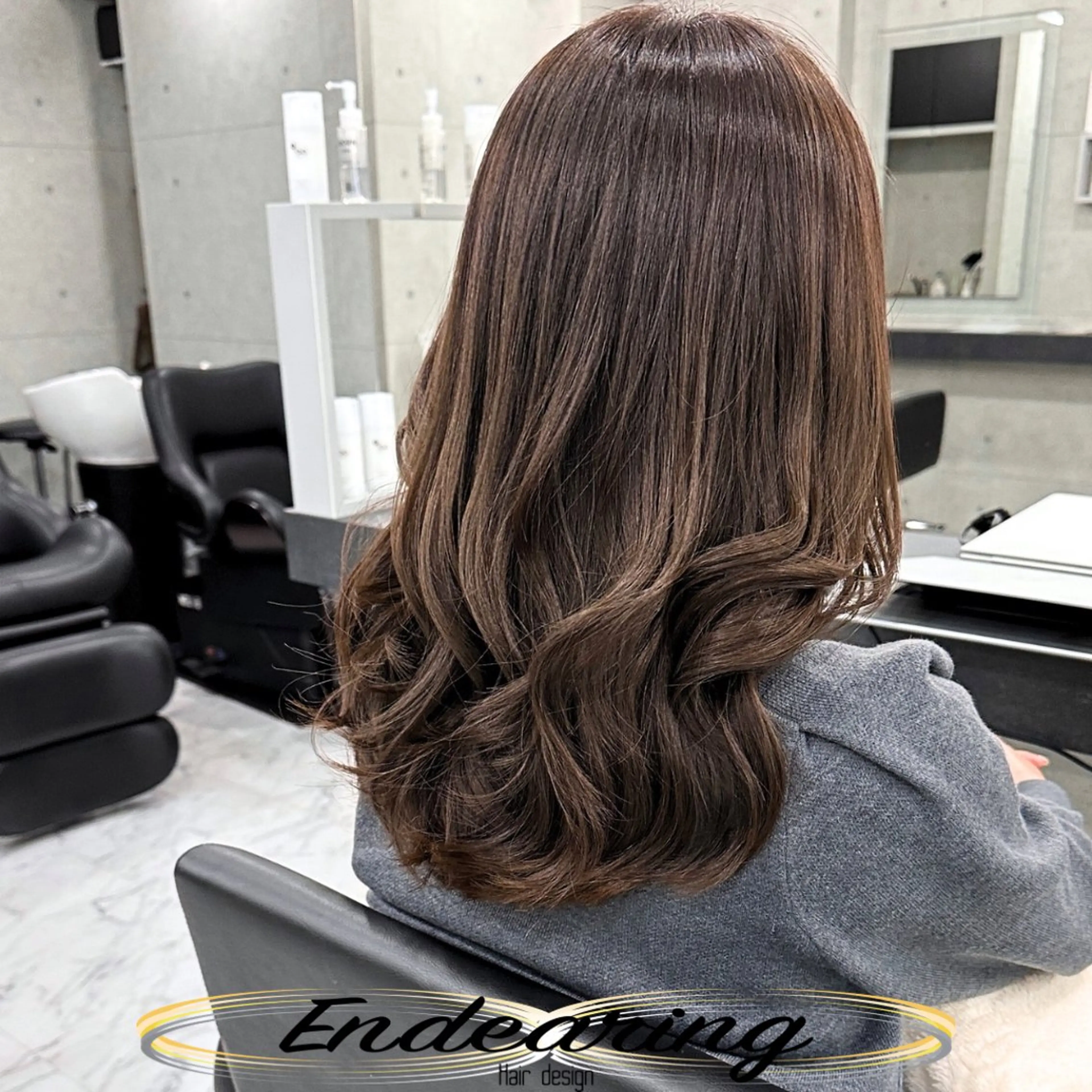 セミロング セミロングパーマ アッシュ レイヤーカット カット ヘアカラー Endearing 銀座/レイヤーカットのヘアスタイル