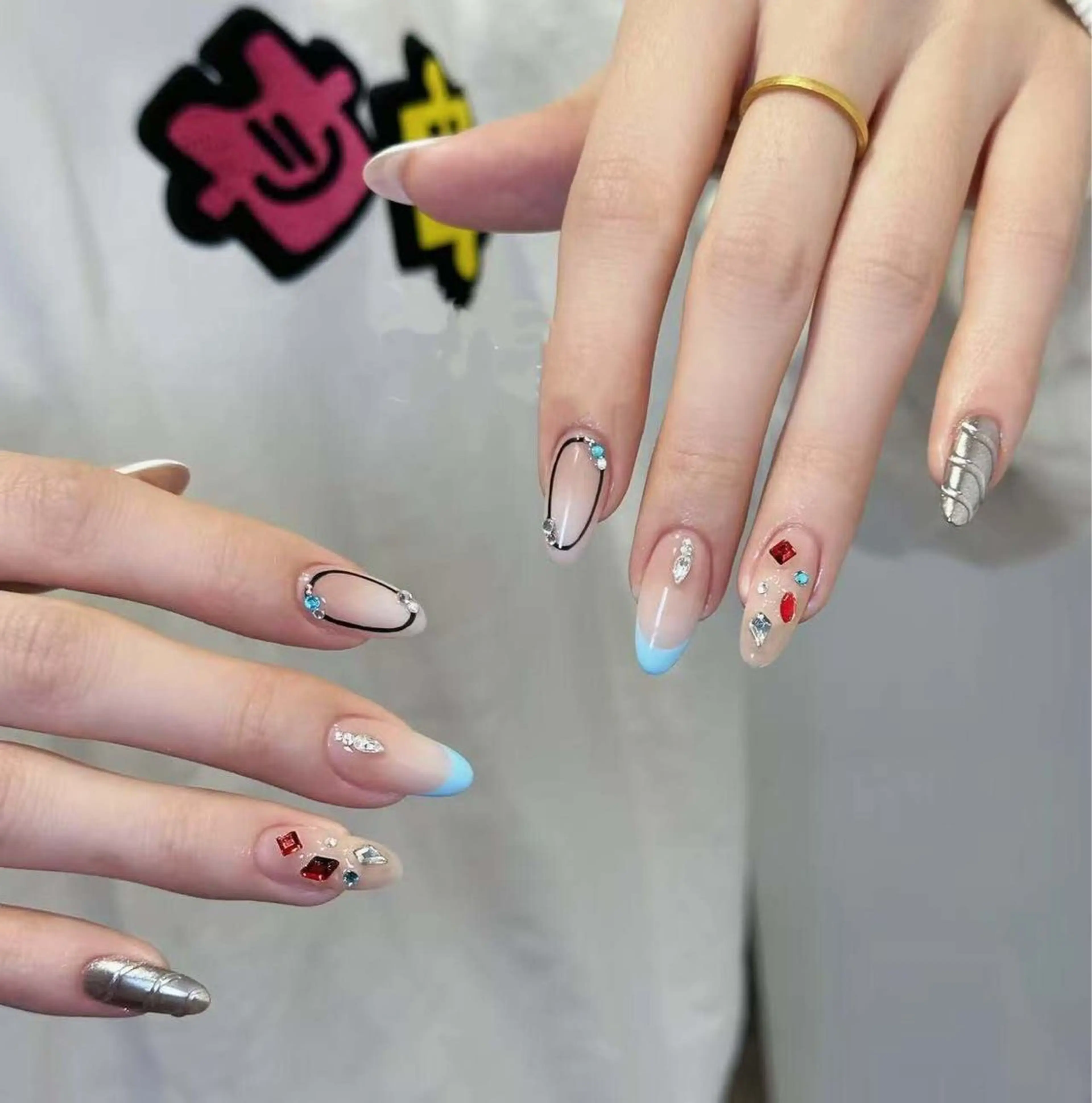 ネイル オーロラネイル フラワーネイル フットネイル フレンチネイル ジェルネイル ハンドネイル BabyYouMi nailのネイルデザイン