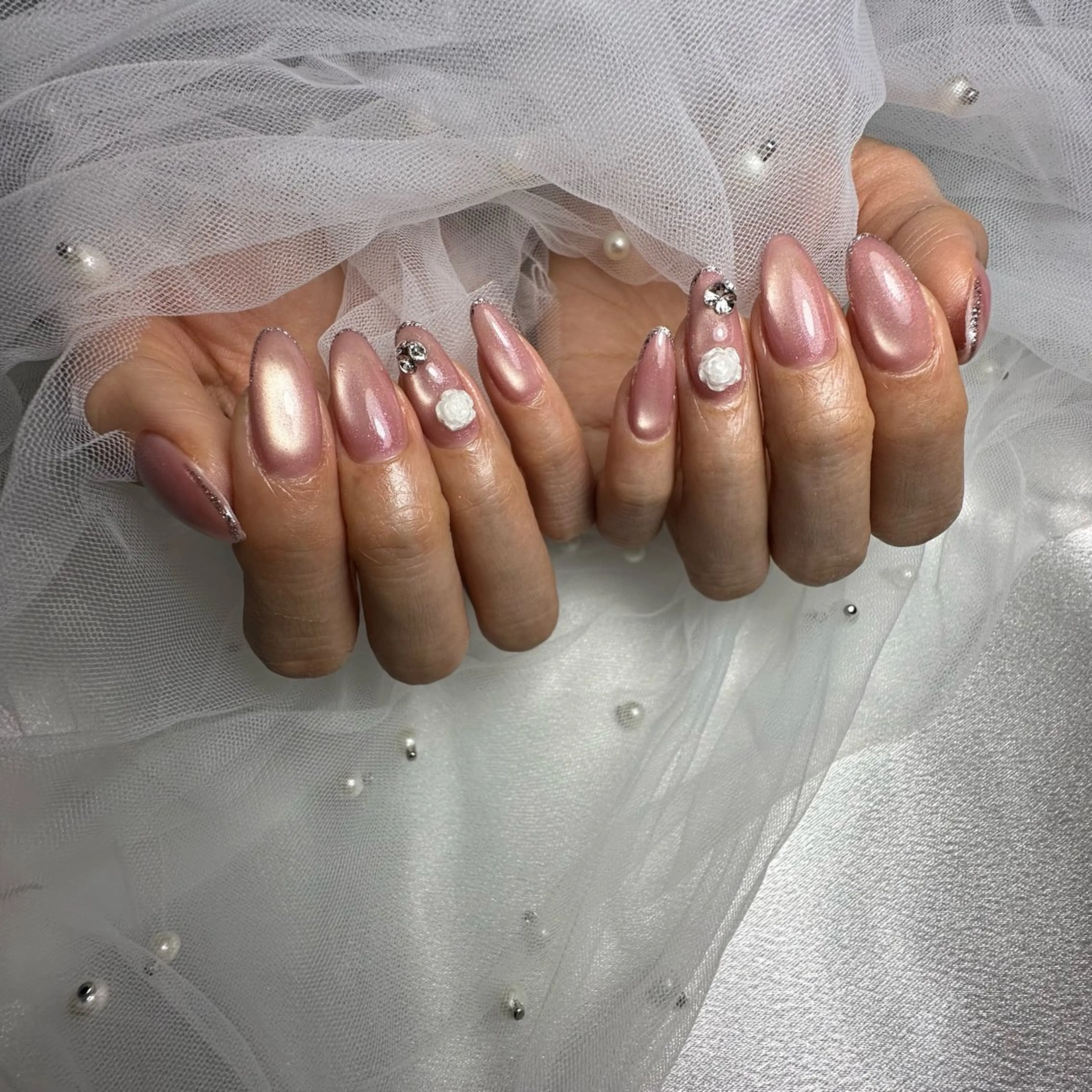 ネイル repos~ルポ~所属・里見 麗のネイルデザイン