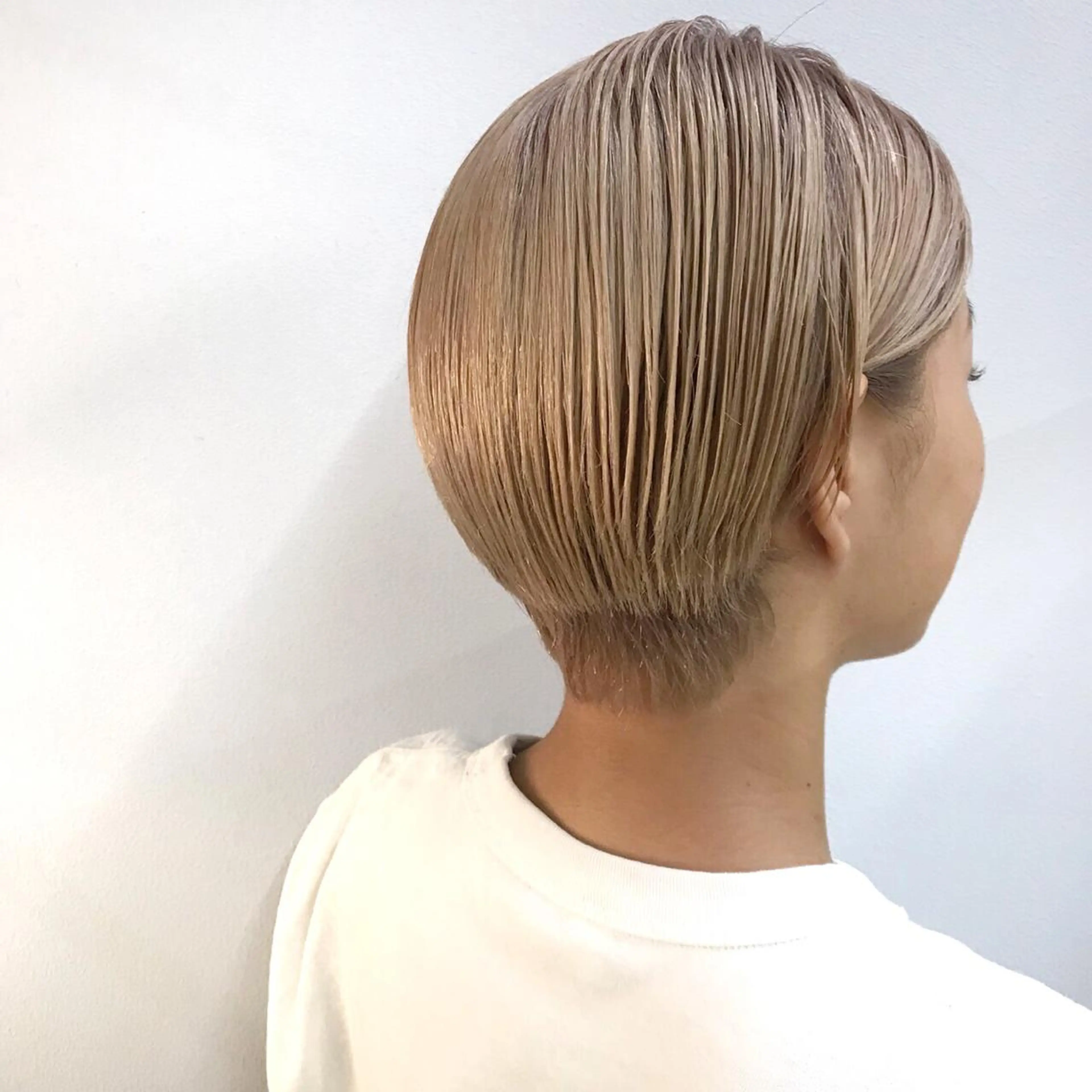 ショート カラー ブリーチ グレージュ ラベンダーカラー ボブ/大人ヘア k-two濱田のヘアスタイル