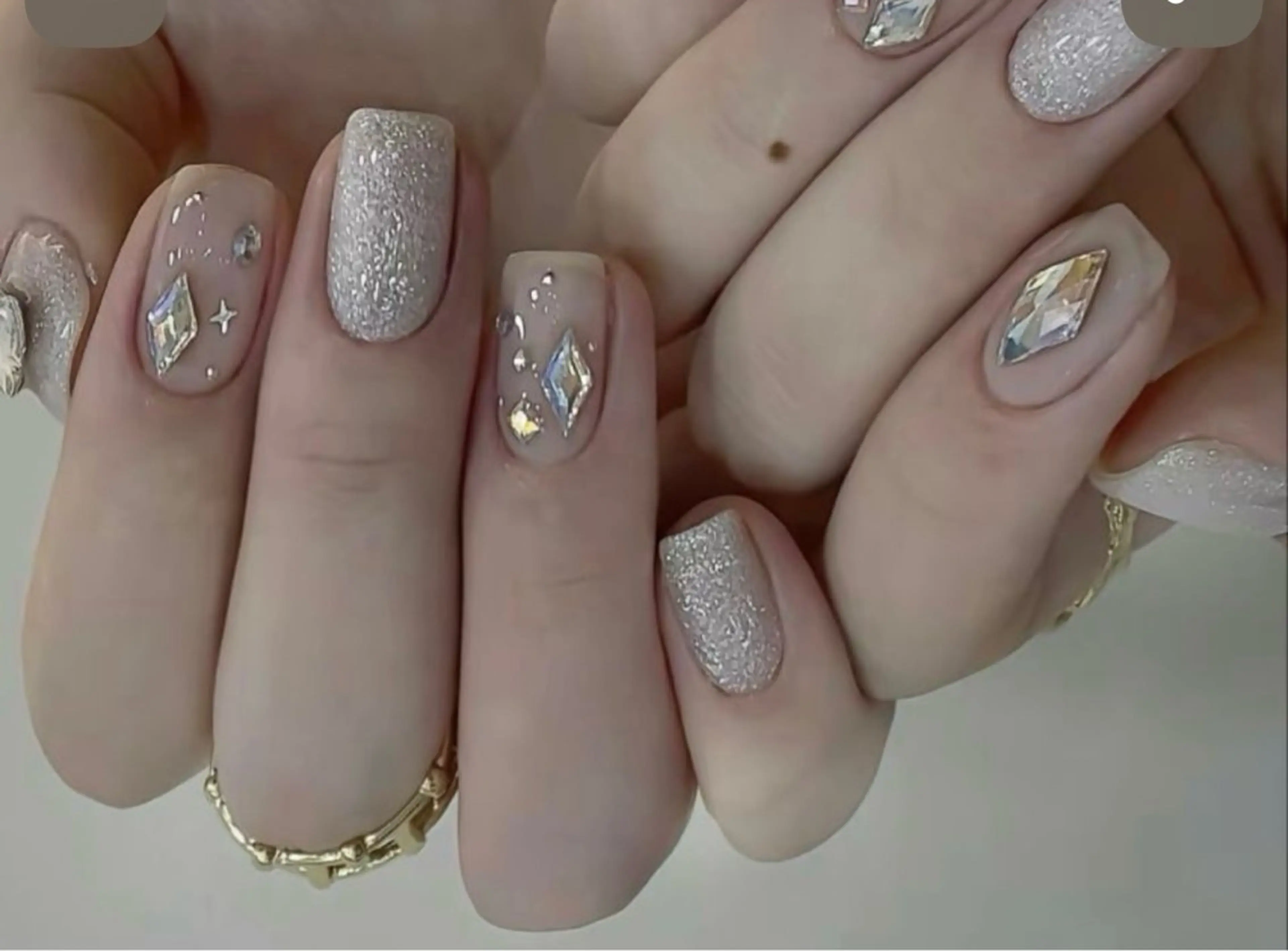 自爪1カラ、キラキラ2本。の写真