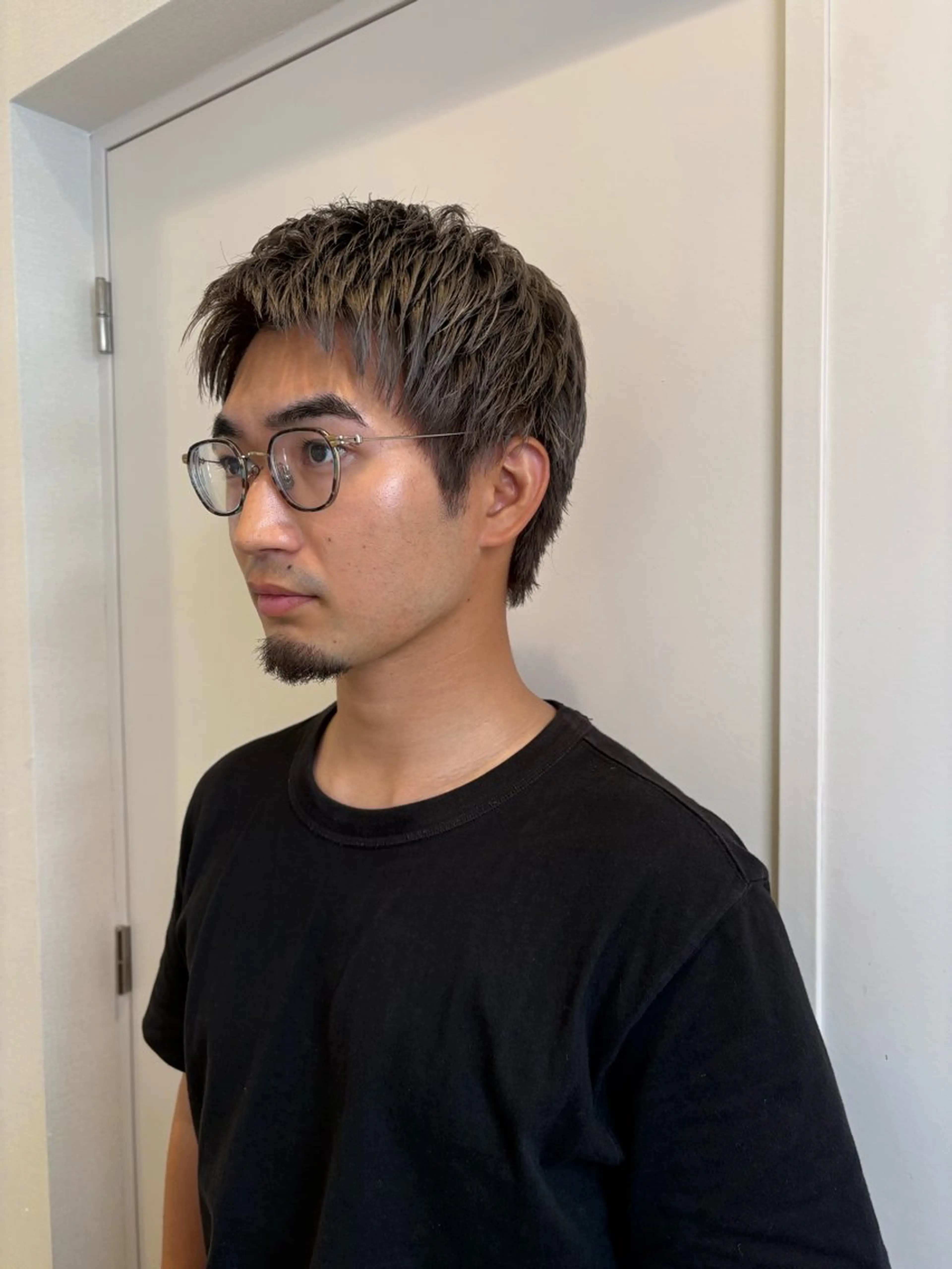 カット+マイクロバブル+眉カット+スタイリングの写真