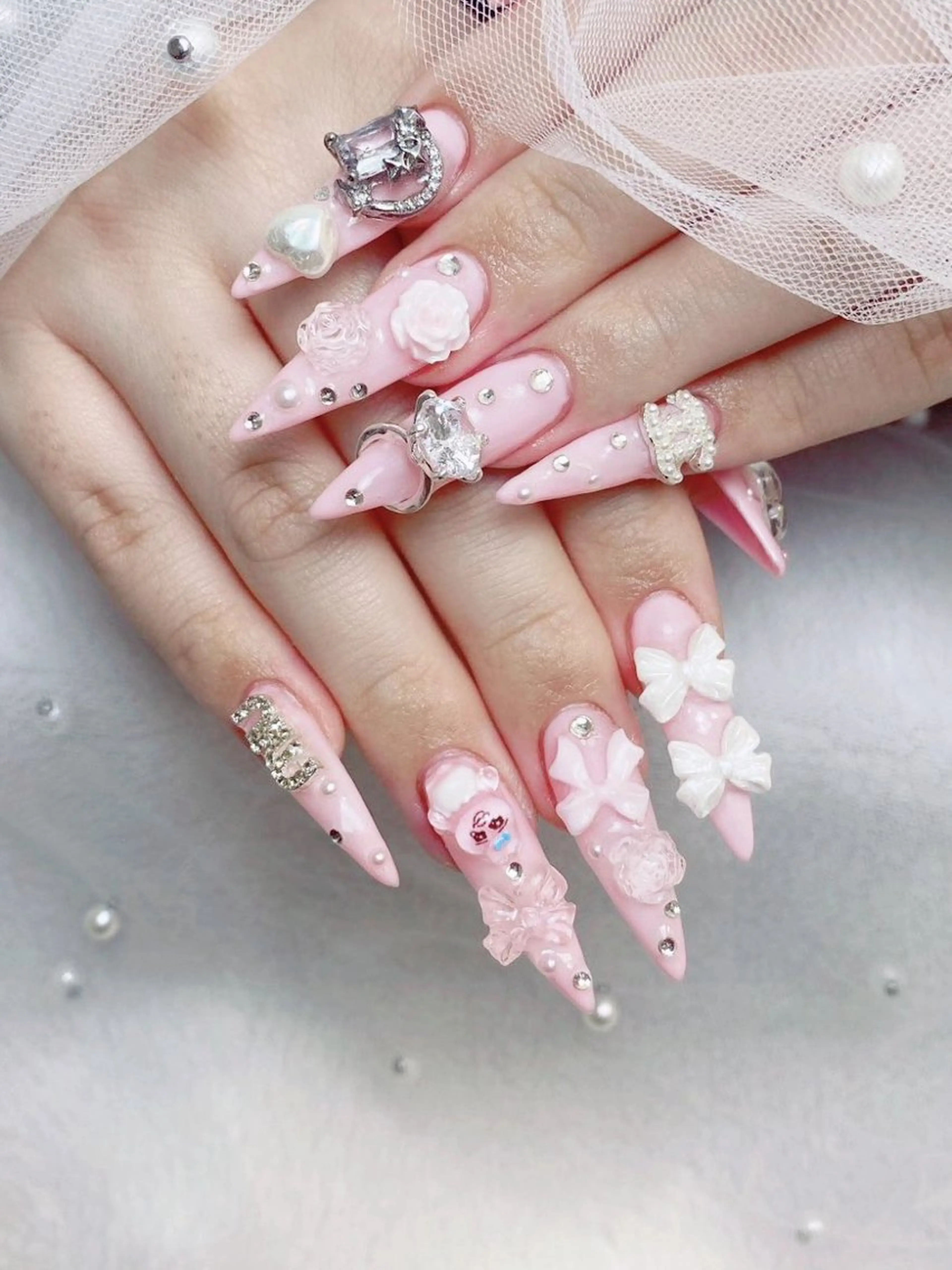 ネイル フレンチネイル ジェルネイル ハート 韓国ネイル マグネットネイル ハンドネイル ネイルサロン lotusのネイルデザイン