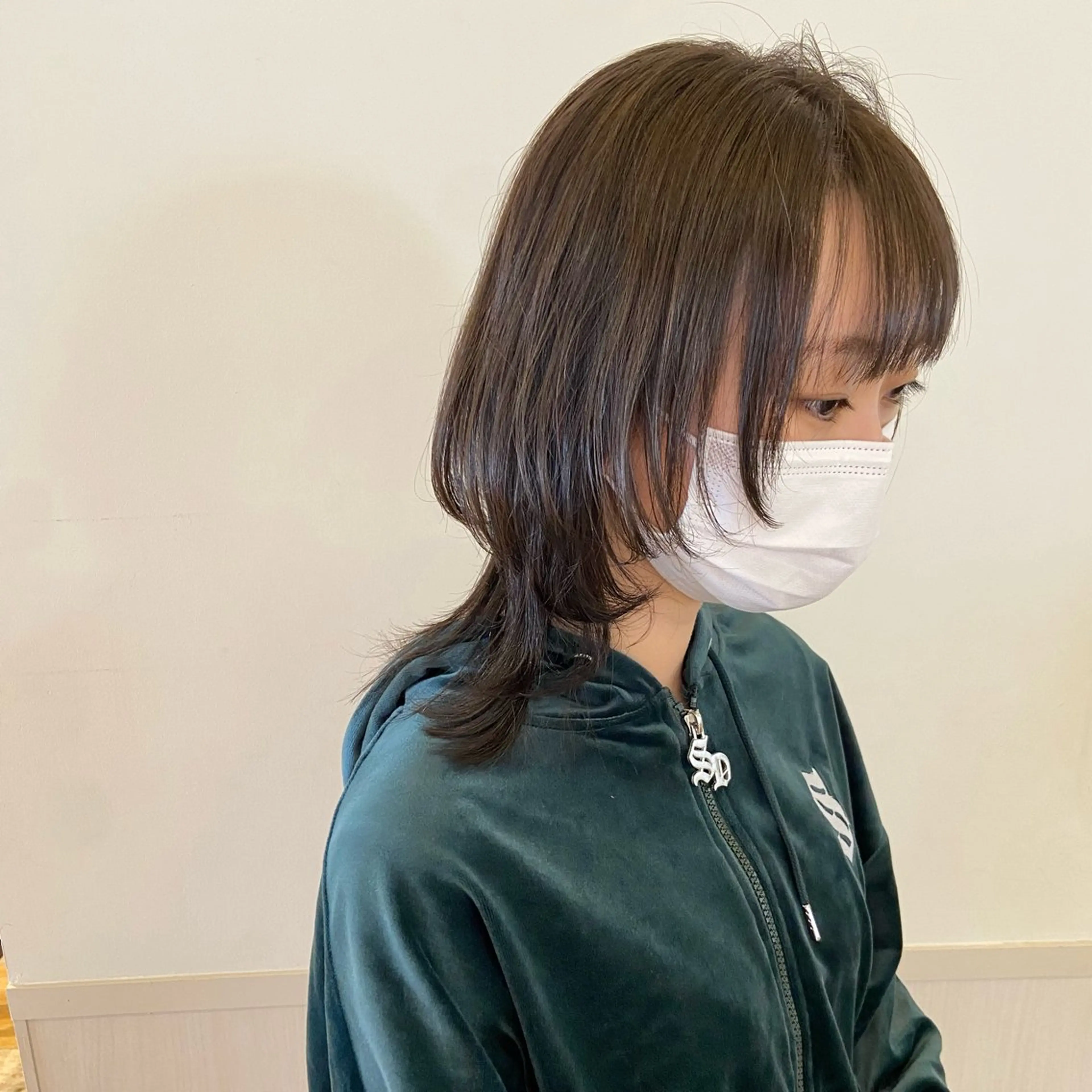 ミディアム カット ヘアカラー トリートメント 🐺ウルフ/レイヤー 似合わせ‎🤍沙羅のヘアスタイル