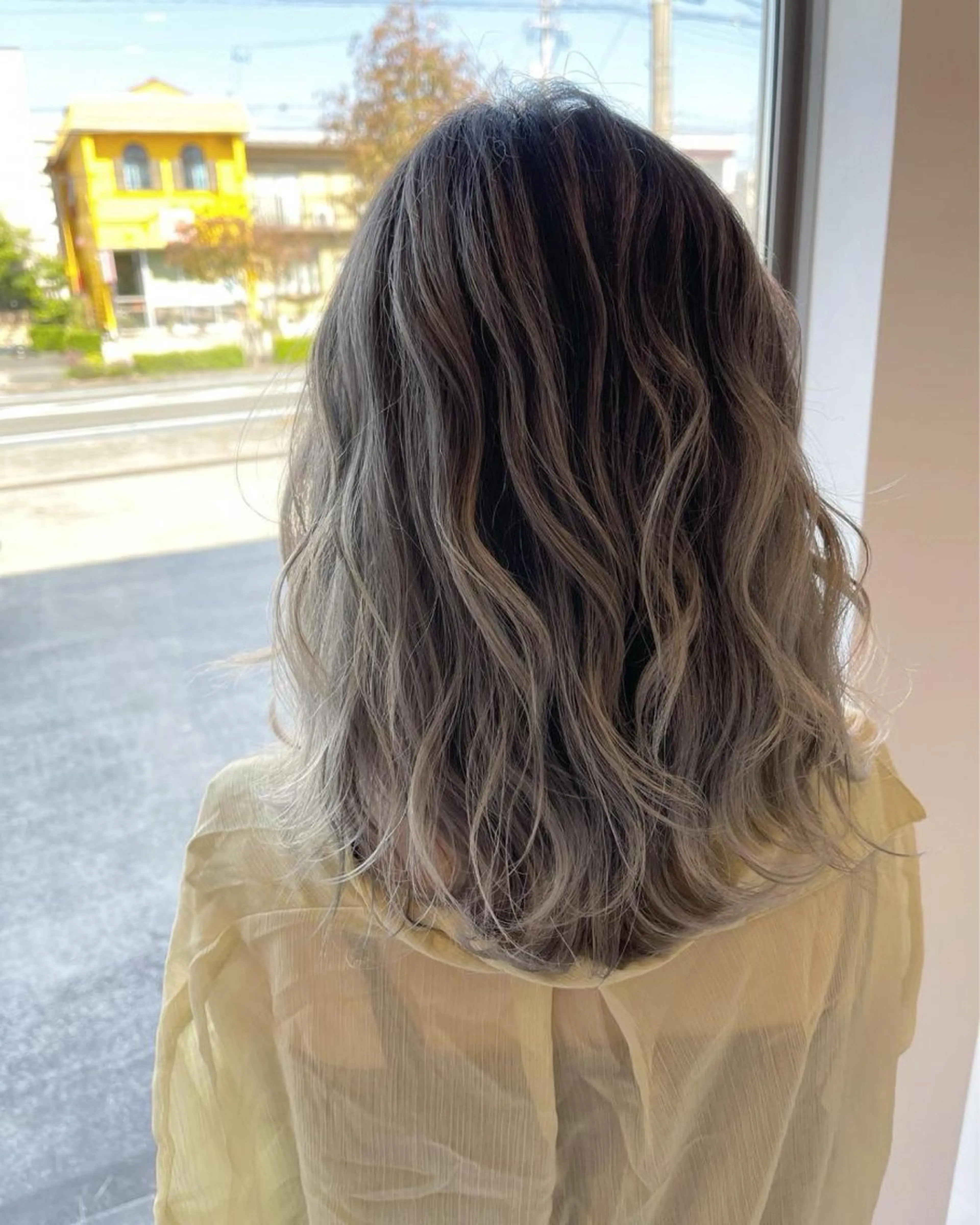 セミロング カラー 横山 香音のヘアスタイル