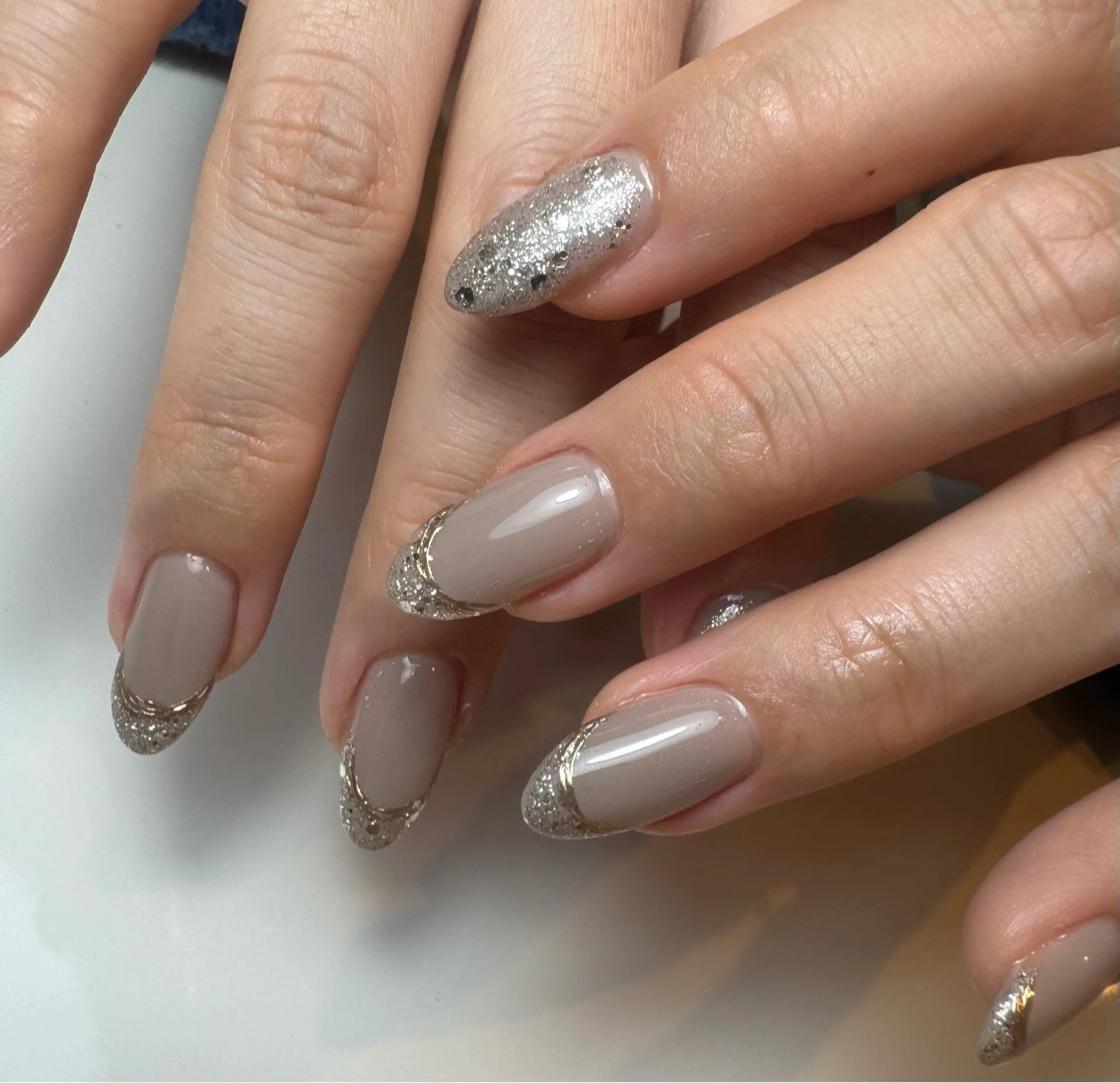 ネイル フレンチネイル ラメ(グリッター) ミラーネイル yglow所属・yglow 【yuri】のネイルデザイン