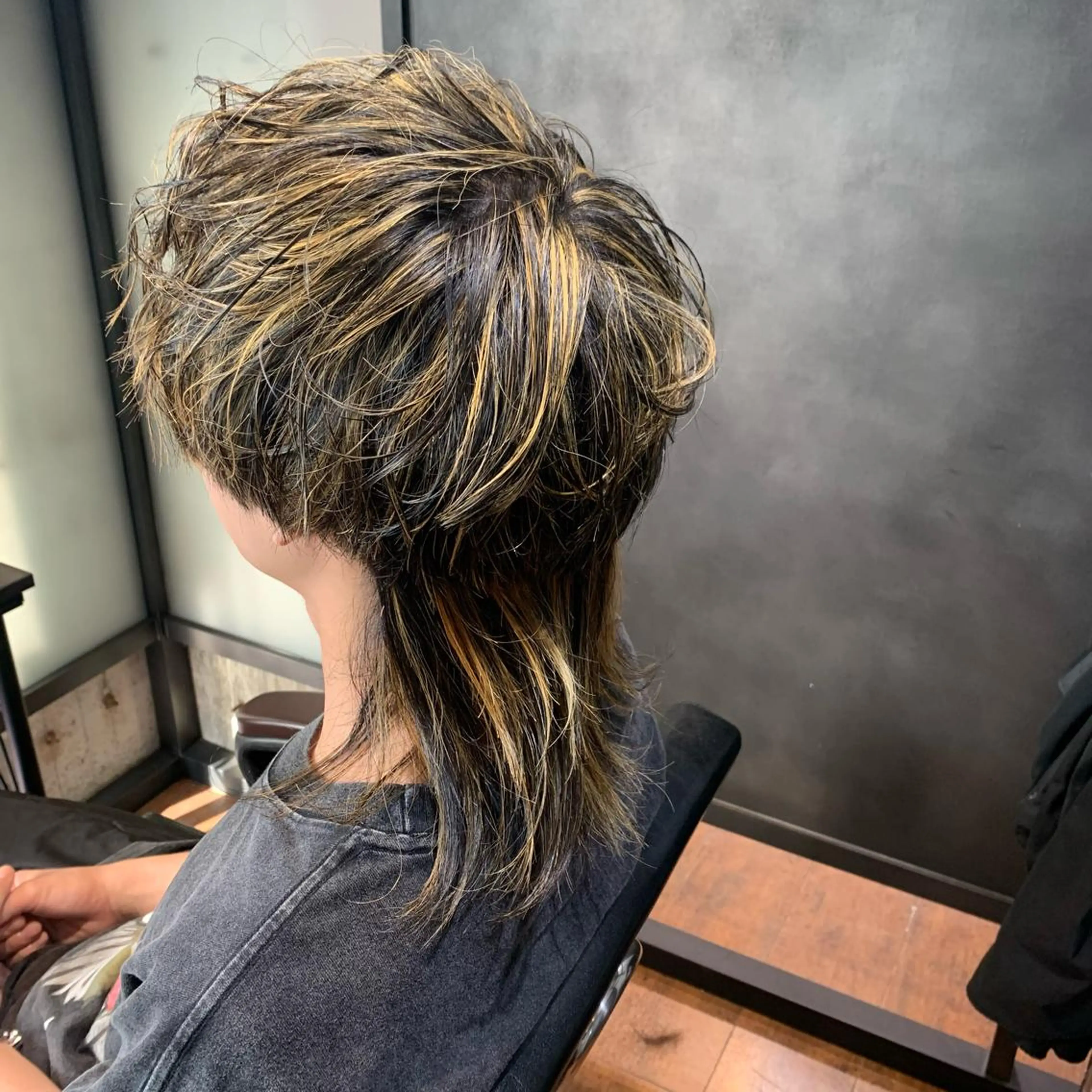 カラー メンズ newi TATSUのヘアスタイル