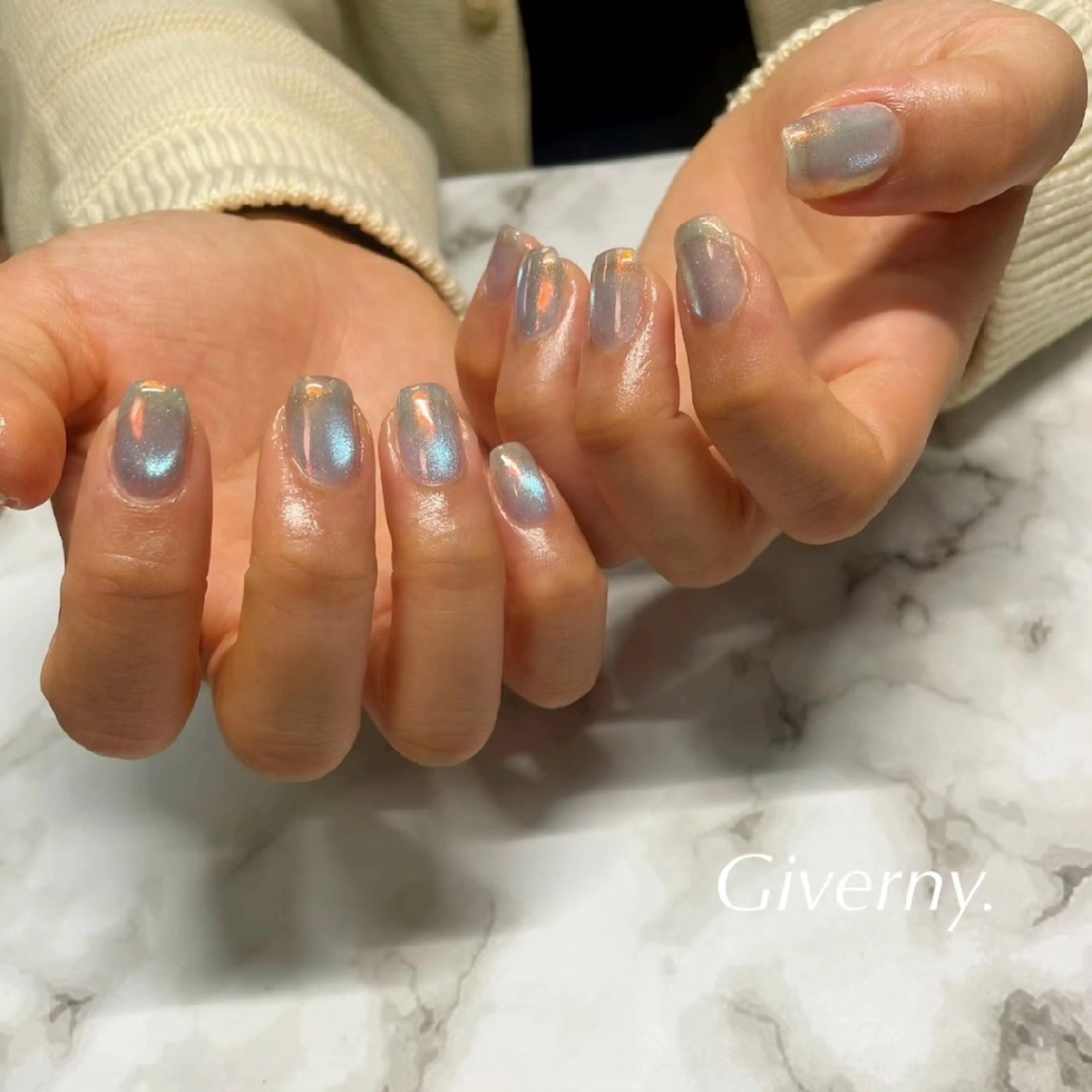 ネイル オーロラネイル マグネットネイル ショートネイル ハンドネイル Giverny .のネイルデザイン