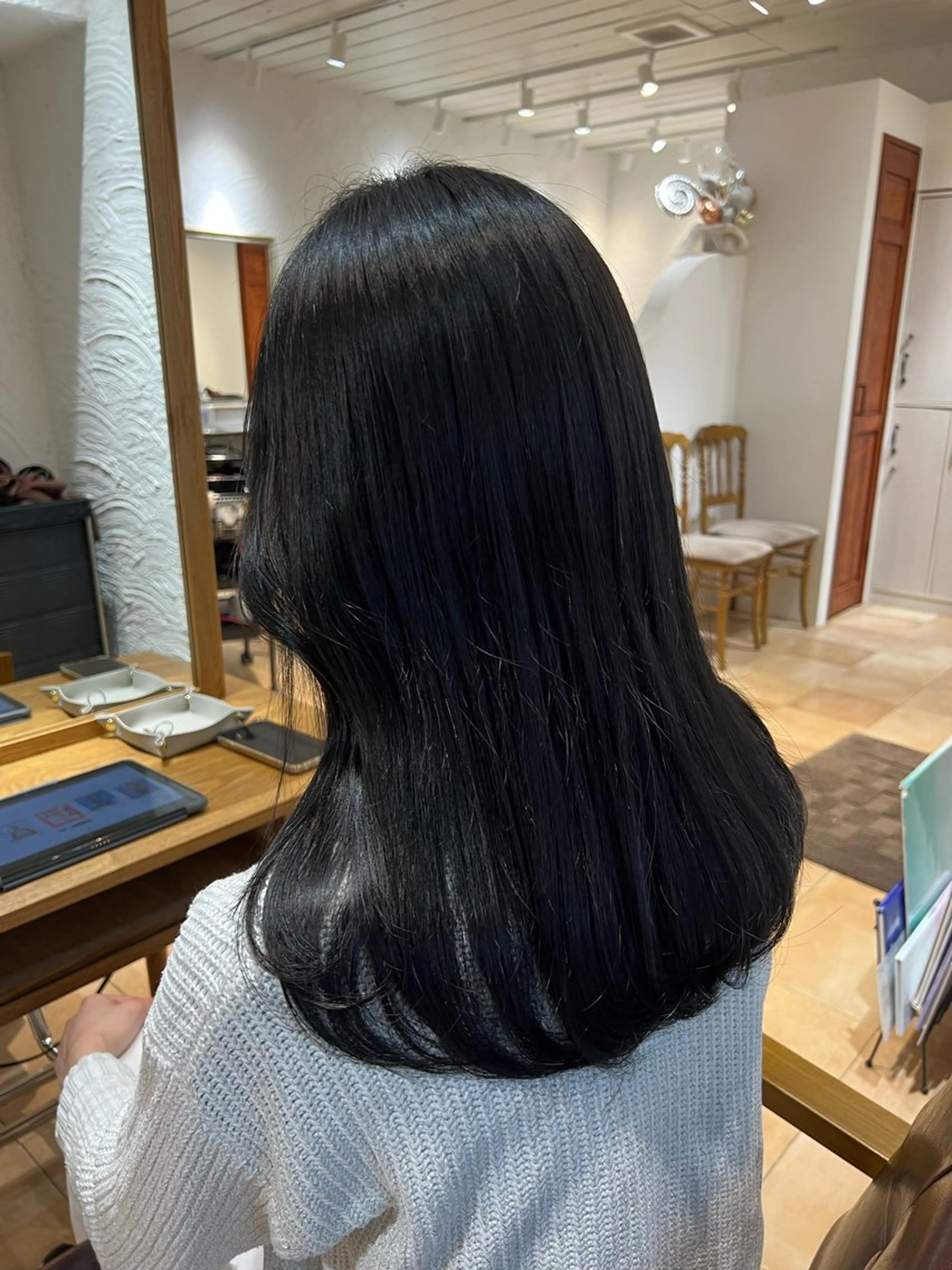 セミロング カラー 🥀韓国ヘア🥀 宮津真菜のヘアスタイル