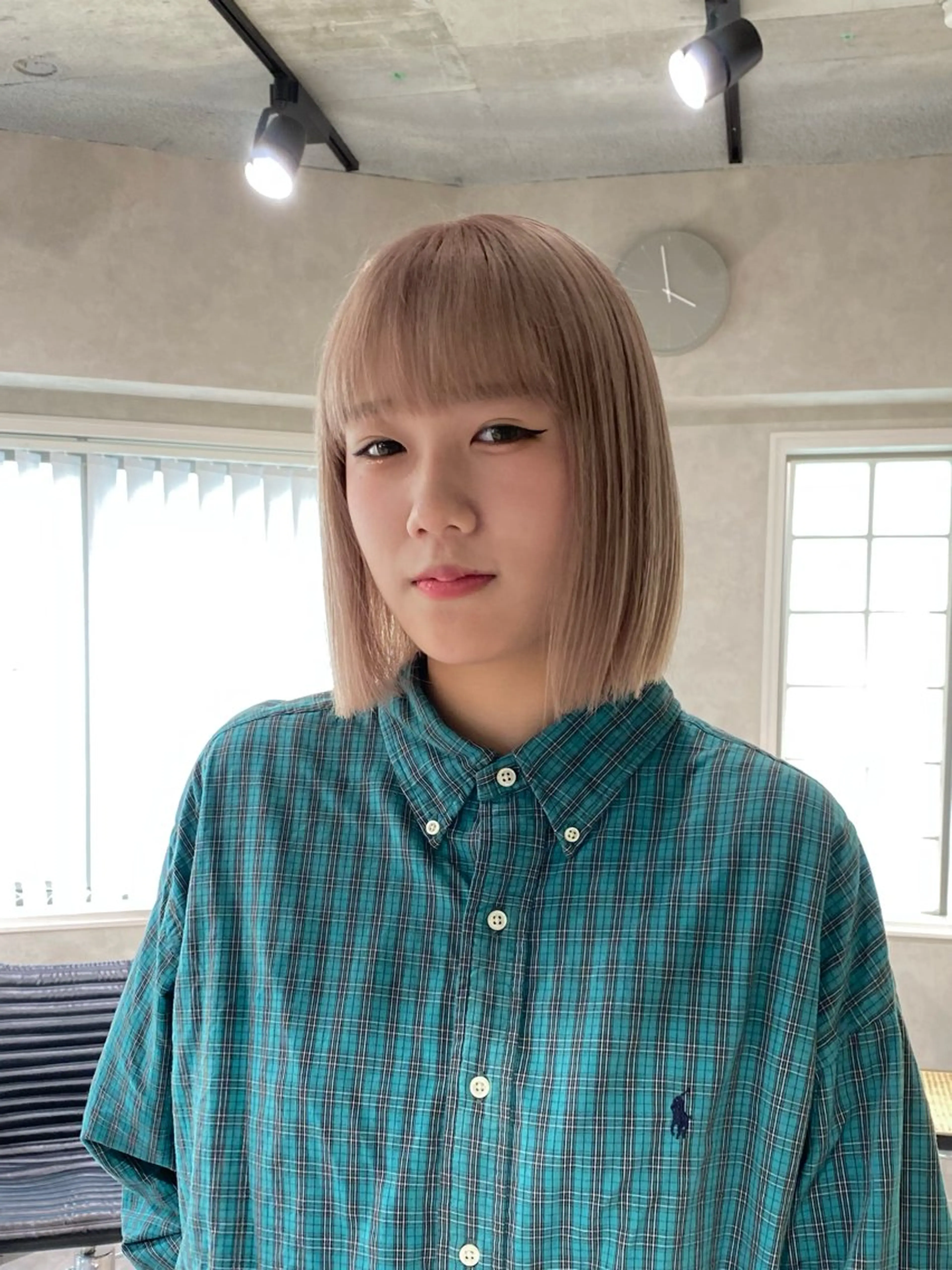 ショート カラー ベージュカラー ミルクティーベージュ ボブ カット ヘアカラー トリートメント ダブルカラー ブリーチ/kaitoのヘアスタイル