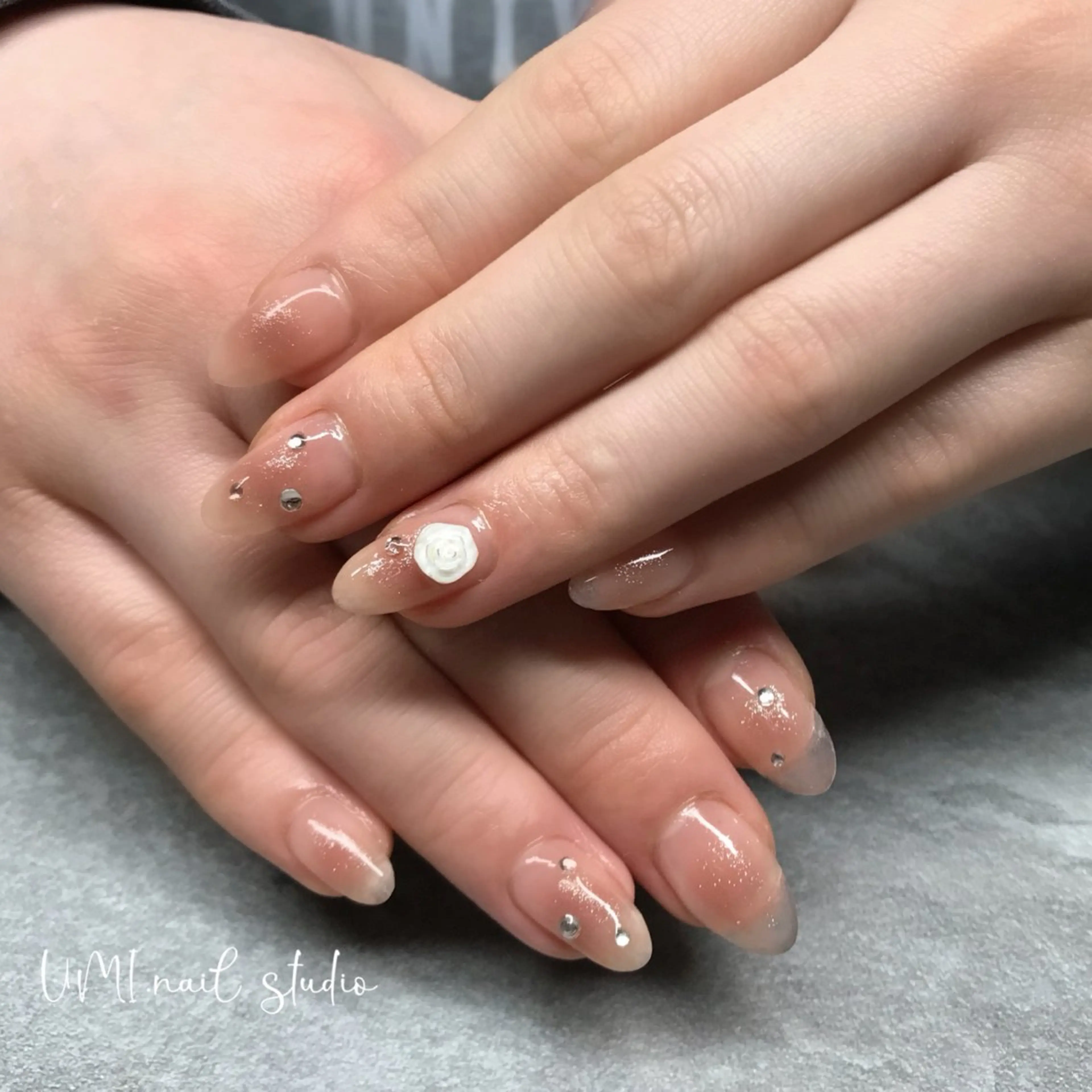 ネイル チークネイル ハンドネイル UMI.nail studioのネイルデザイン
