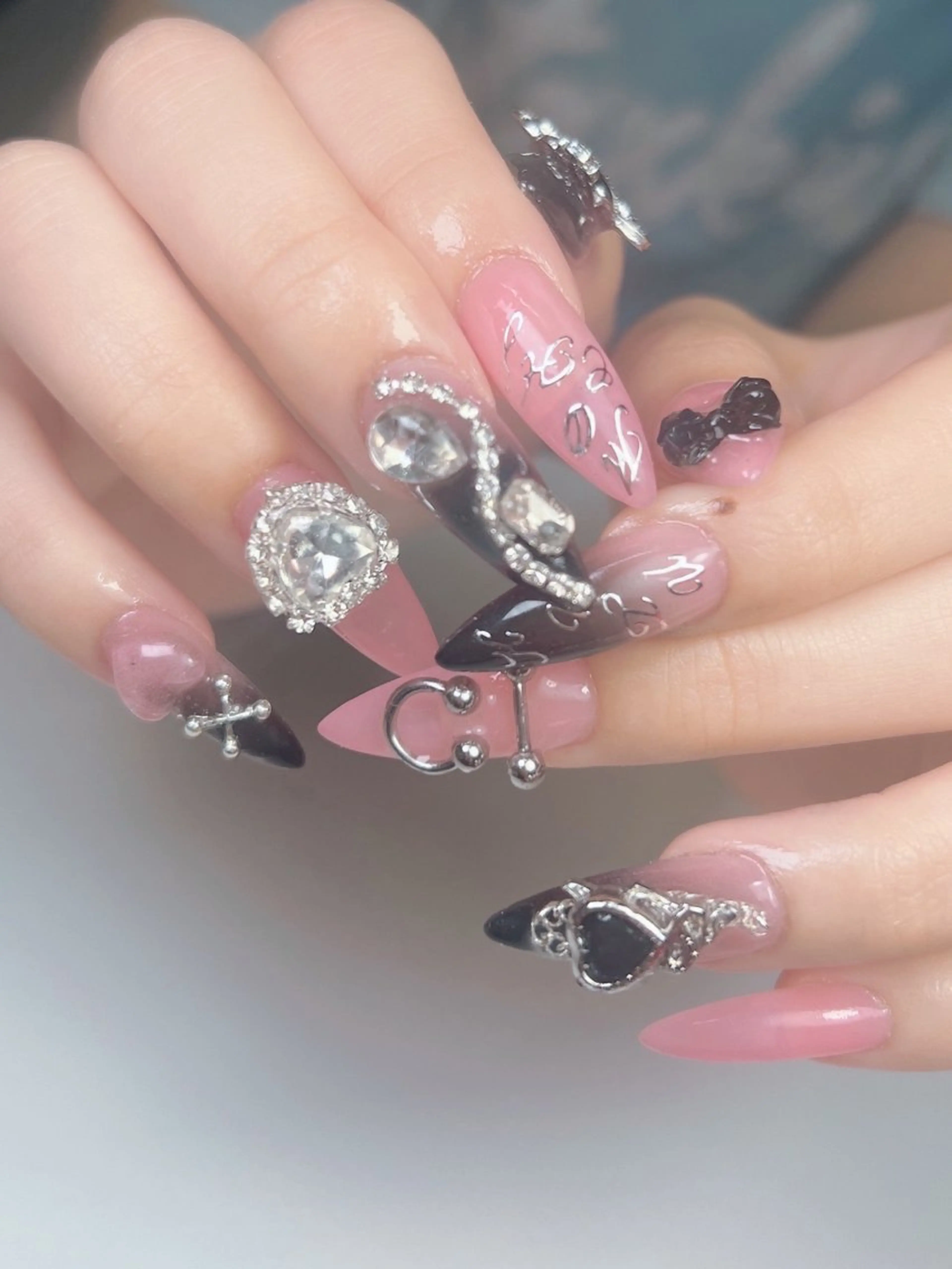 ネイル ハンドネイル Nail Salon L'arc所属・💊大阪/心斎橋 moni🧠のネイルデザイン