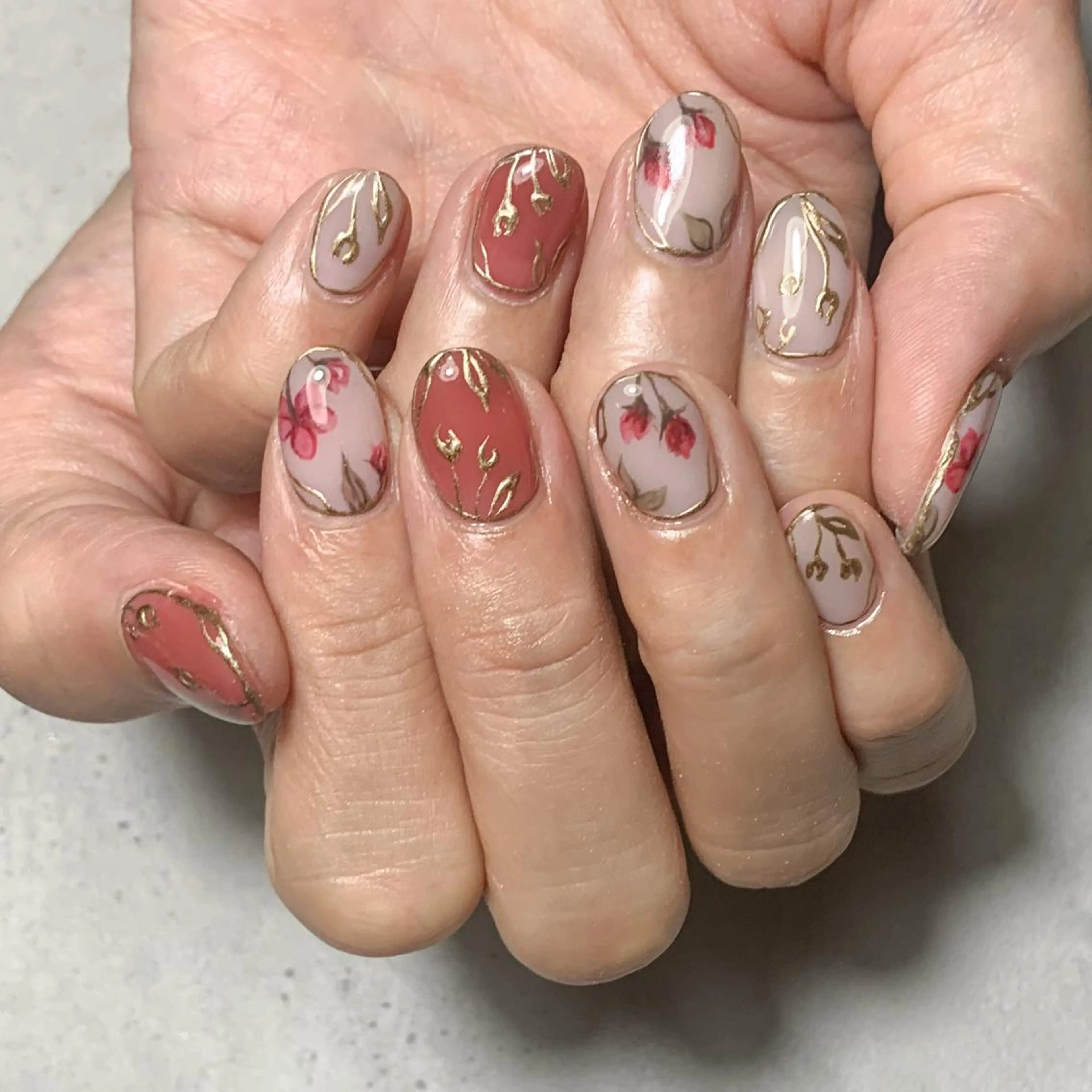 ネイル atelier　FIORITURA所属・FIORITURA aiのネイルデザイン