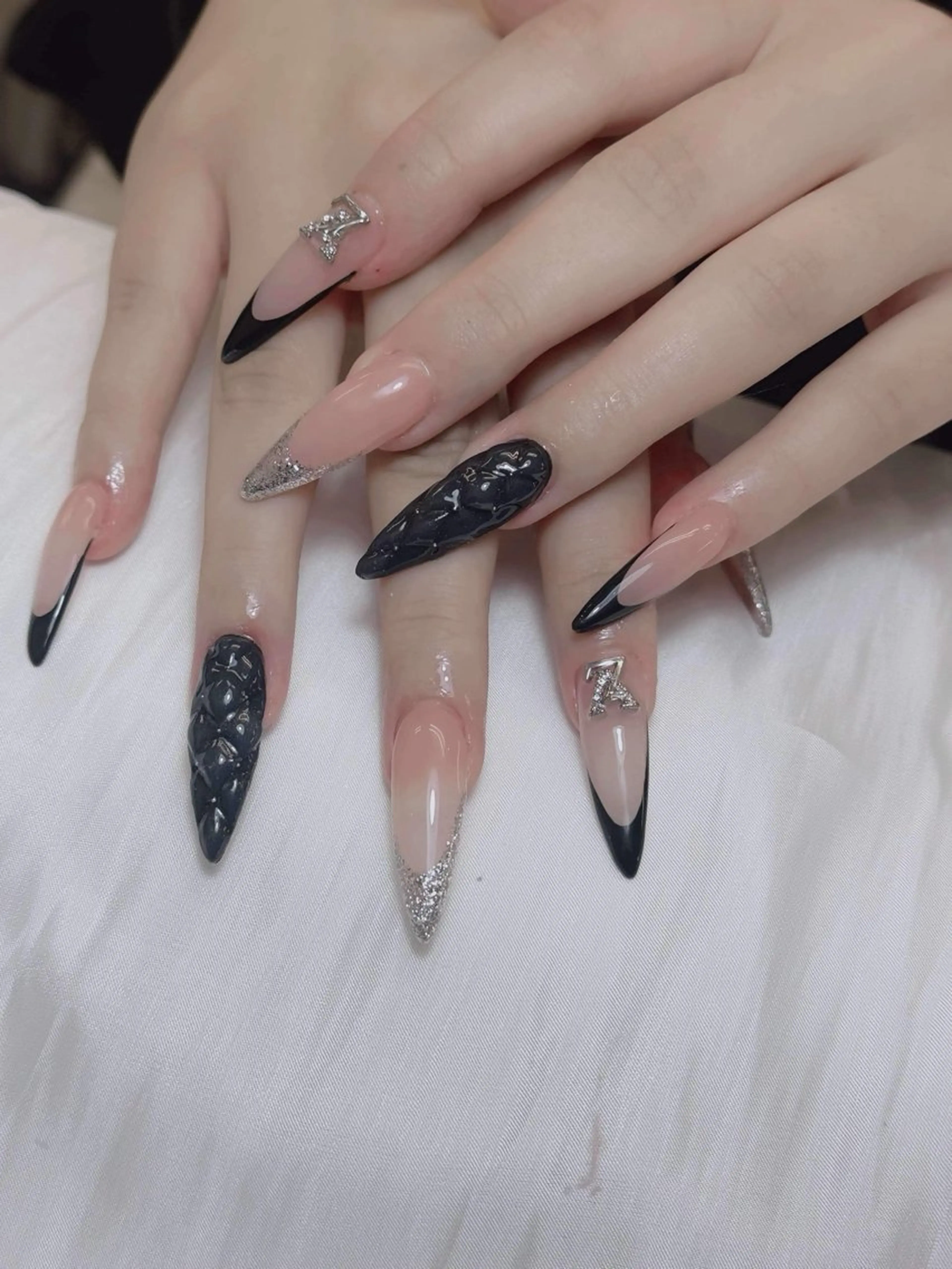 ネイル チークネイル フレンチネイル ジェルネイル ガラスフレンチ 韓国ネイル Anh 歌舞伎町のネイルデザイン