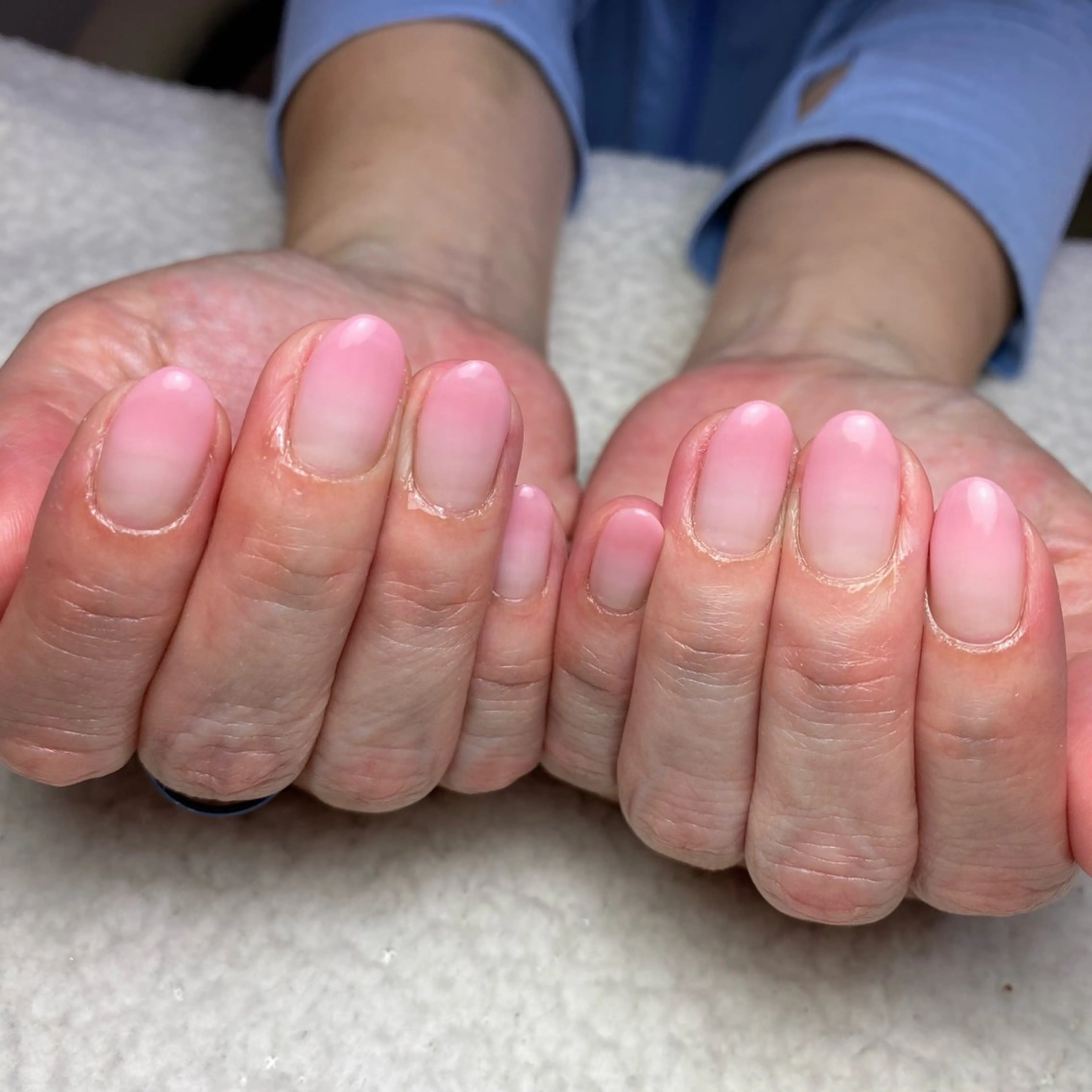 ネイル グラデーション ピンク 春ネイル ハンドネイル COCO+所属・COCO +のエステ・リラクイメージ