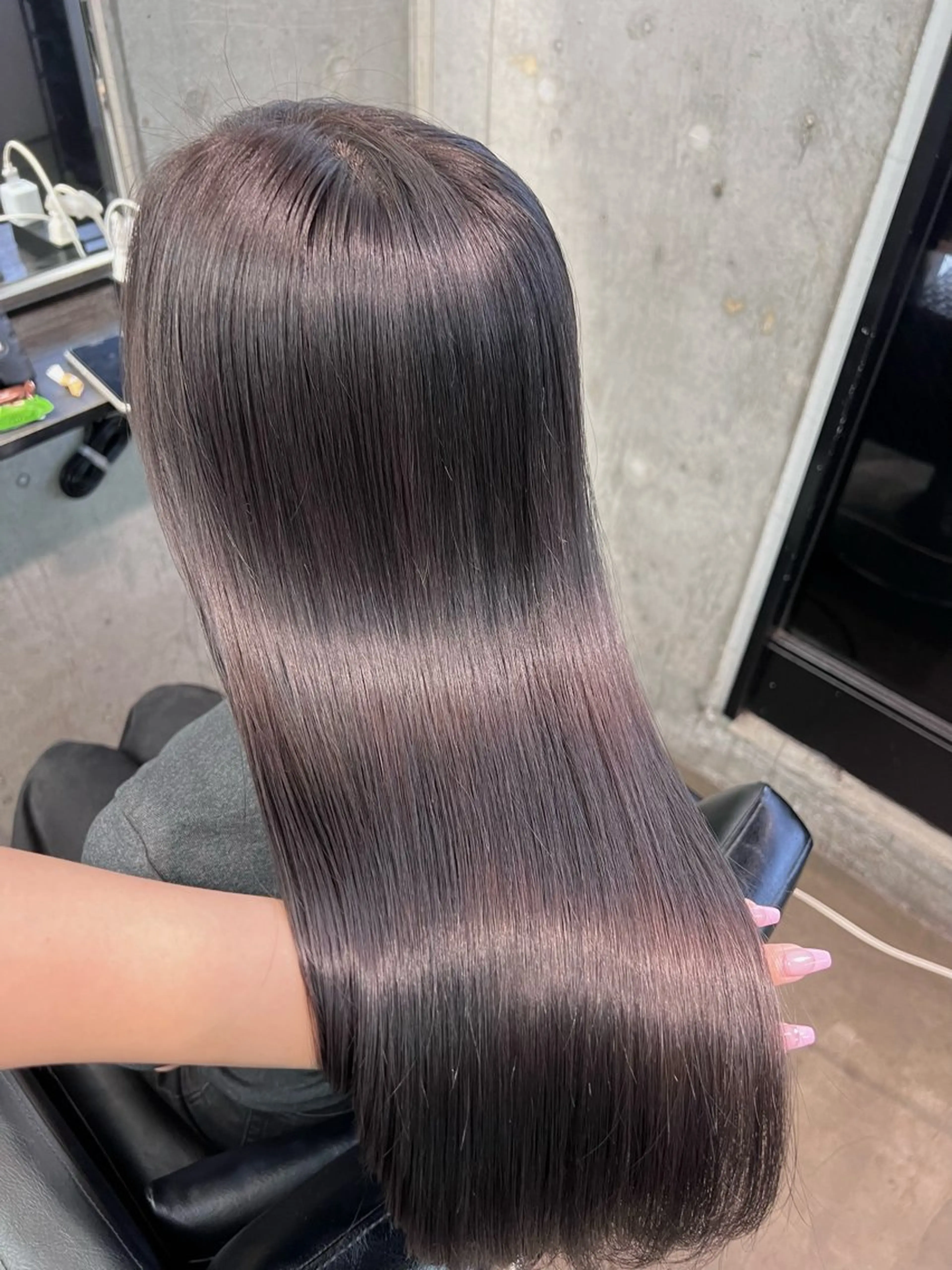 ロング カラー ブリーチ 透明感カラー ダークグレー ラベンダーカラー カット ヘアカラー トリートメント 透明感カラー ✨ 韓国艶髪💗菅原のヘアスタイル