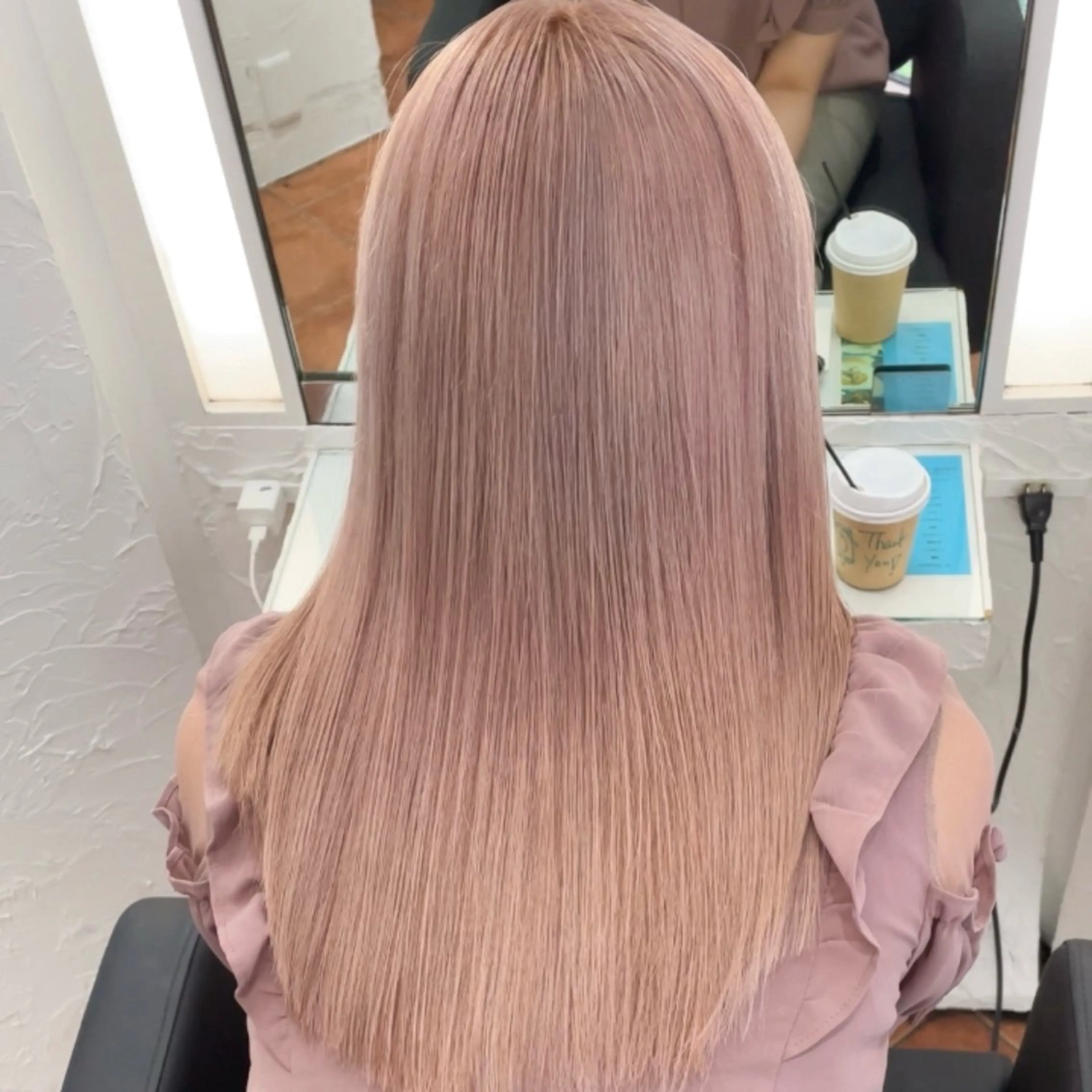 ロング カラー ベージュカラー ブリーチ ケアブリーチ デザインカラー ハイトーンカラー ヘアカラー トリートメント ブリーチなしピンク 赤井龍斗のヘアスタイル