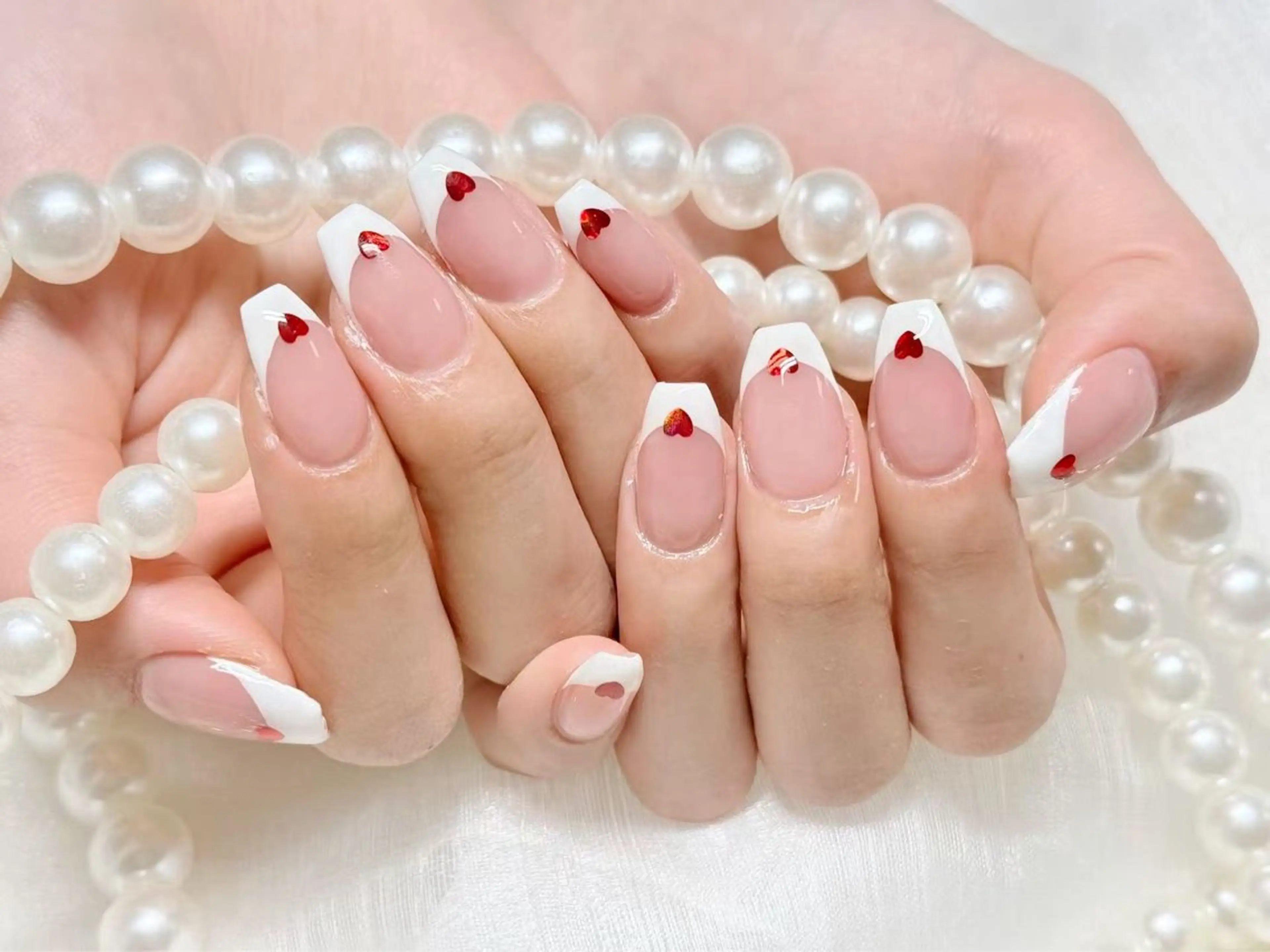 ネイル オーロラネイル 長さ出し フレンチネイル ガーリー キラキラネイル RIn 🎀のネイルデザイン