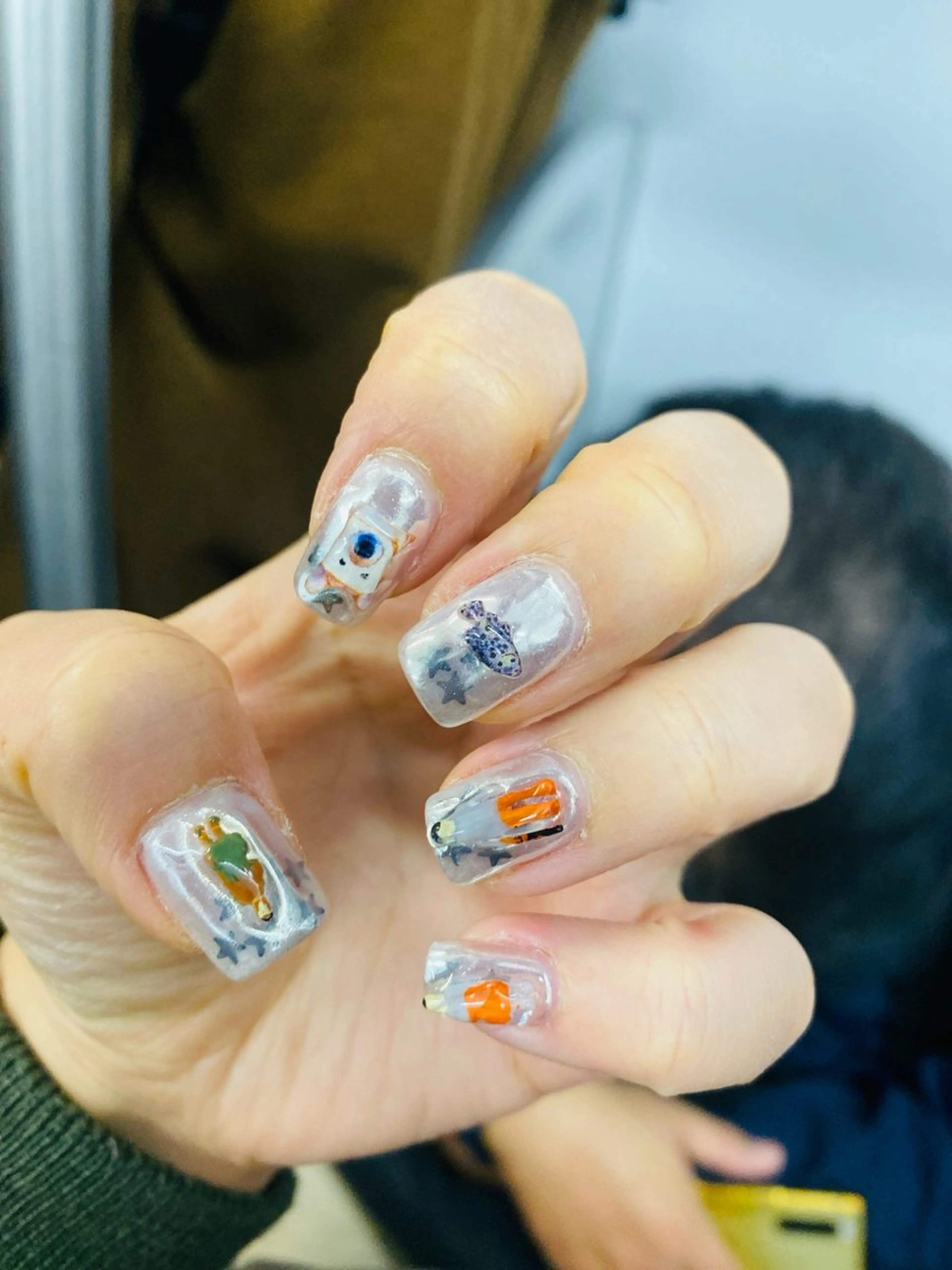 ネイル ミラーネイル MAXKELLY AIのネイルデザイン