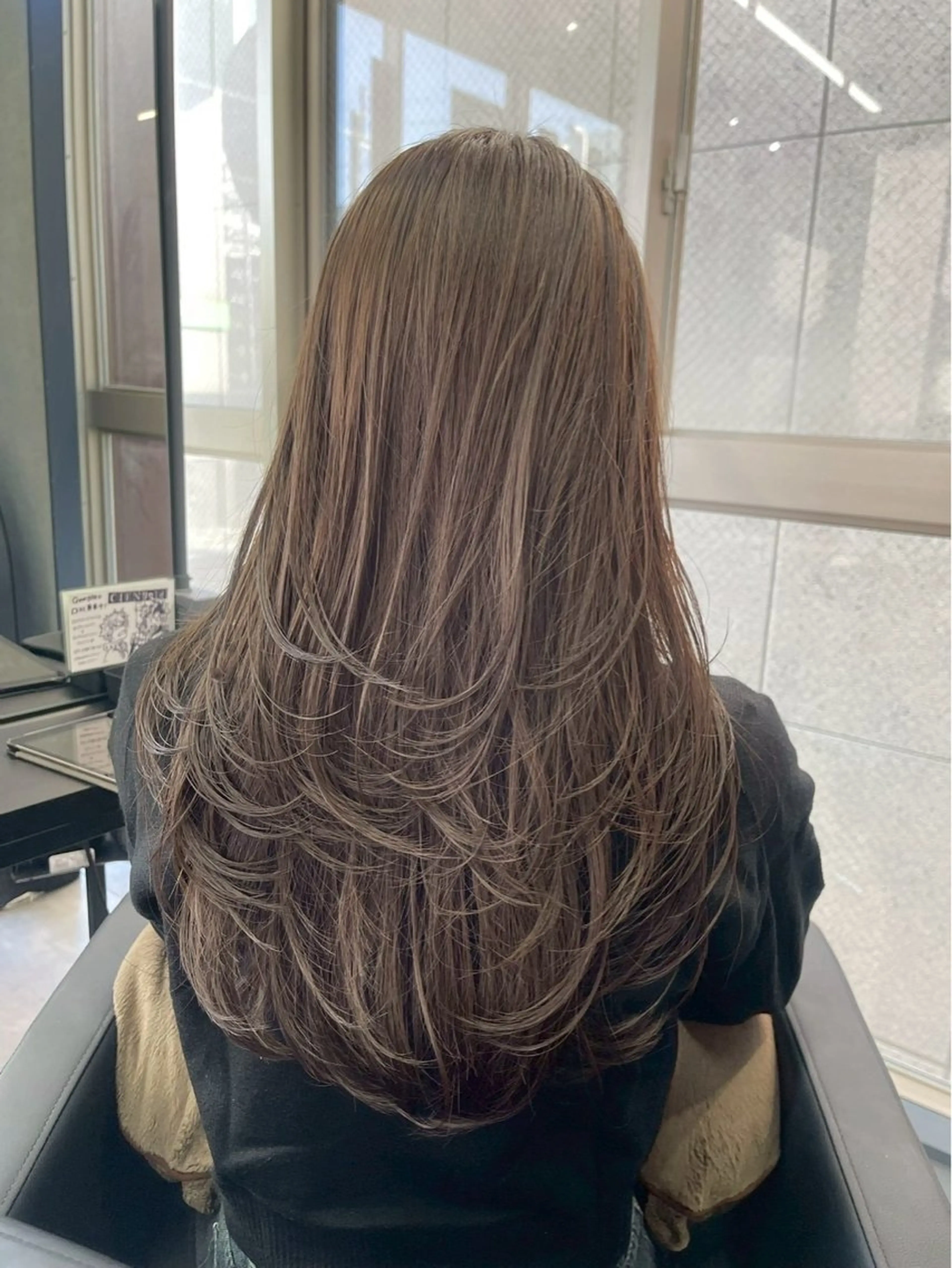 ロング カラー 𝗮𝘆𝘂𝗺𝗶 ハイトーン🎀のヘアスタイル