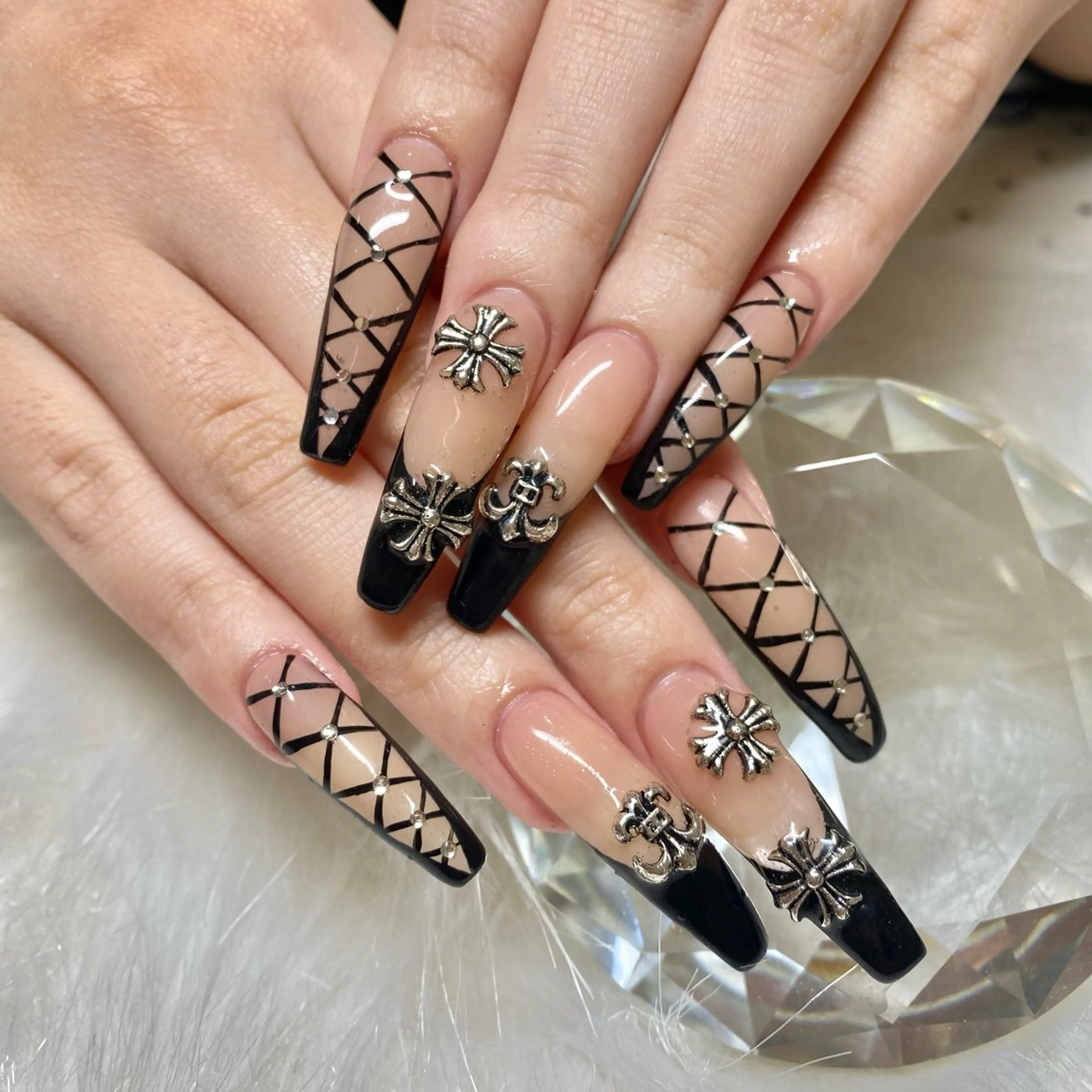 ネイル 持ち込み ハンドネイル 爪屋所属・橋本 里香のネイルデザイン