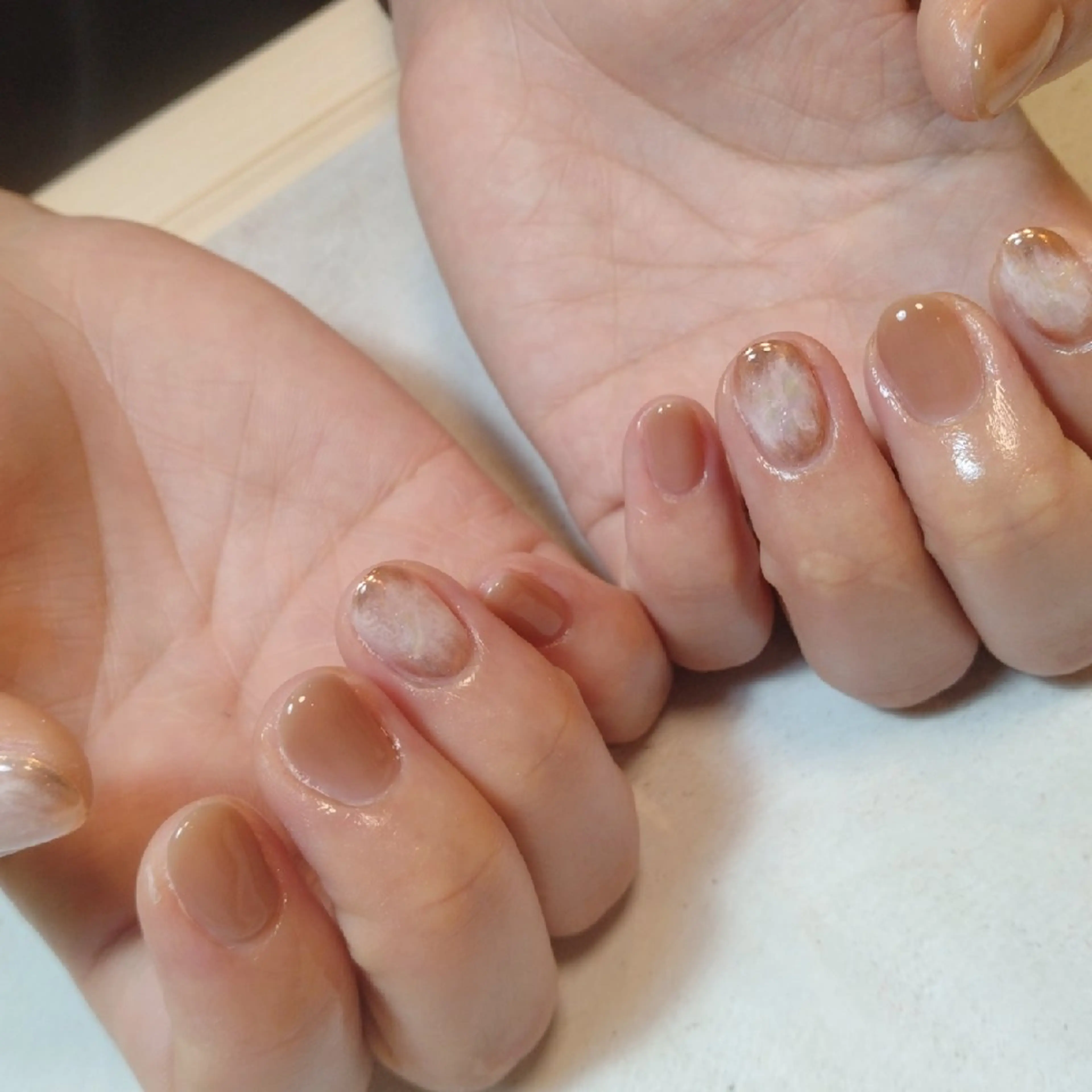 ネイル オーロラネイル ブラウン ジェルネイル ミラーネイル ニュアンスネイル ハンドネイル Nailsalon manoのネイルデザイン