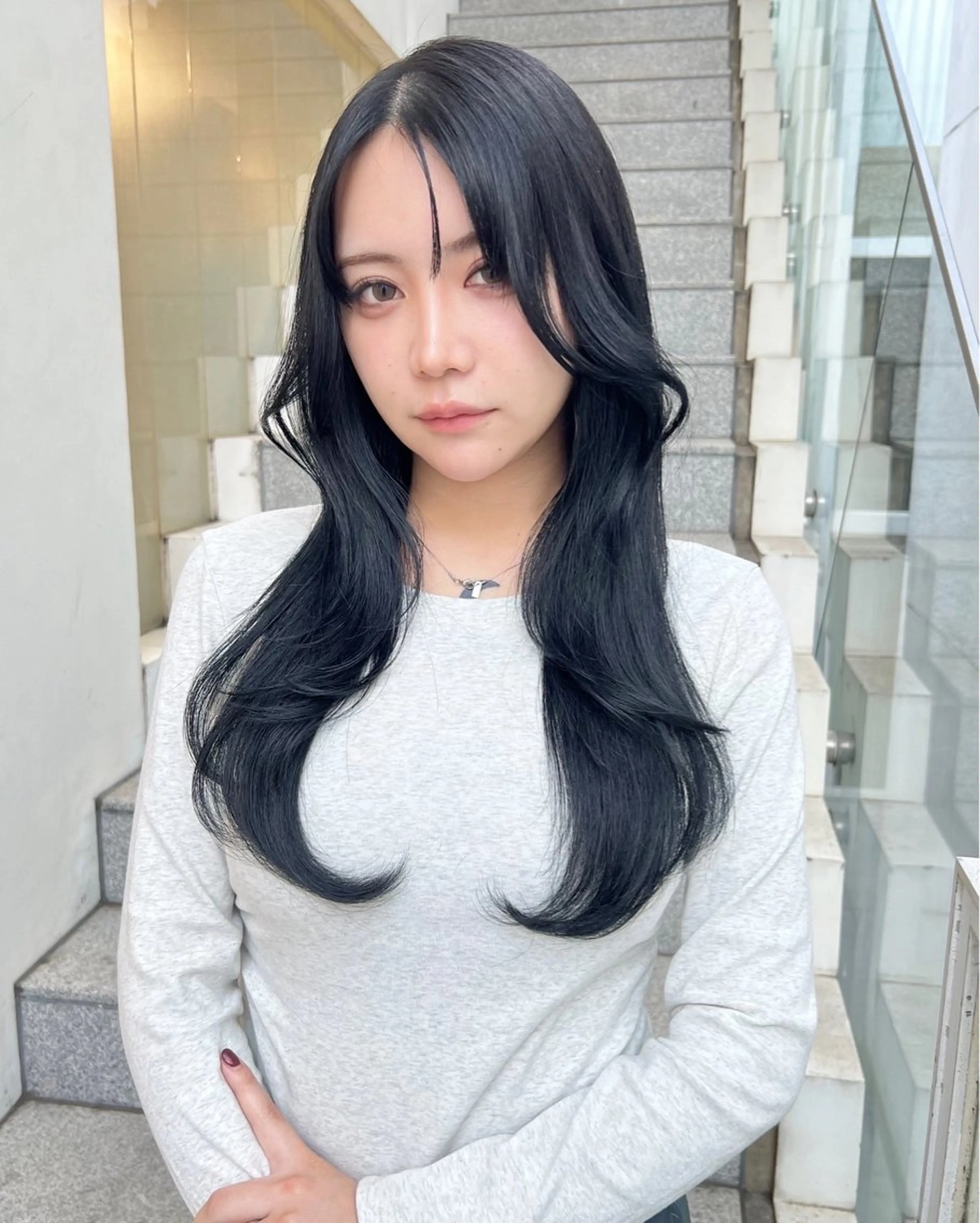 ロング カラー くびれヘア 髪質改善 レイヤーカット トリートメント カット ヘアカラー トリートメント TOMOYAレイヤー ブリーチ縮毛矯正のヘアスタイル