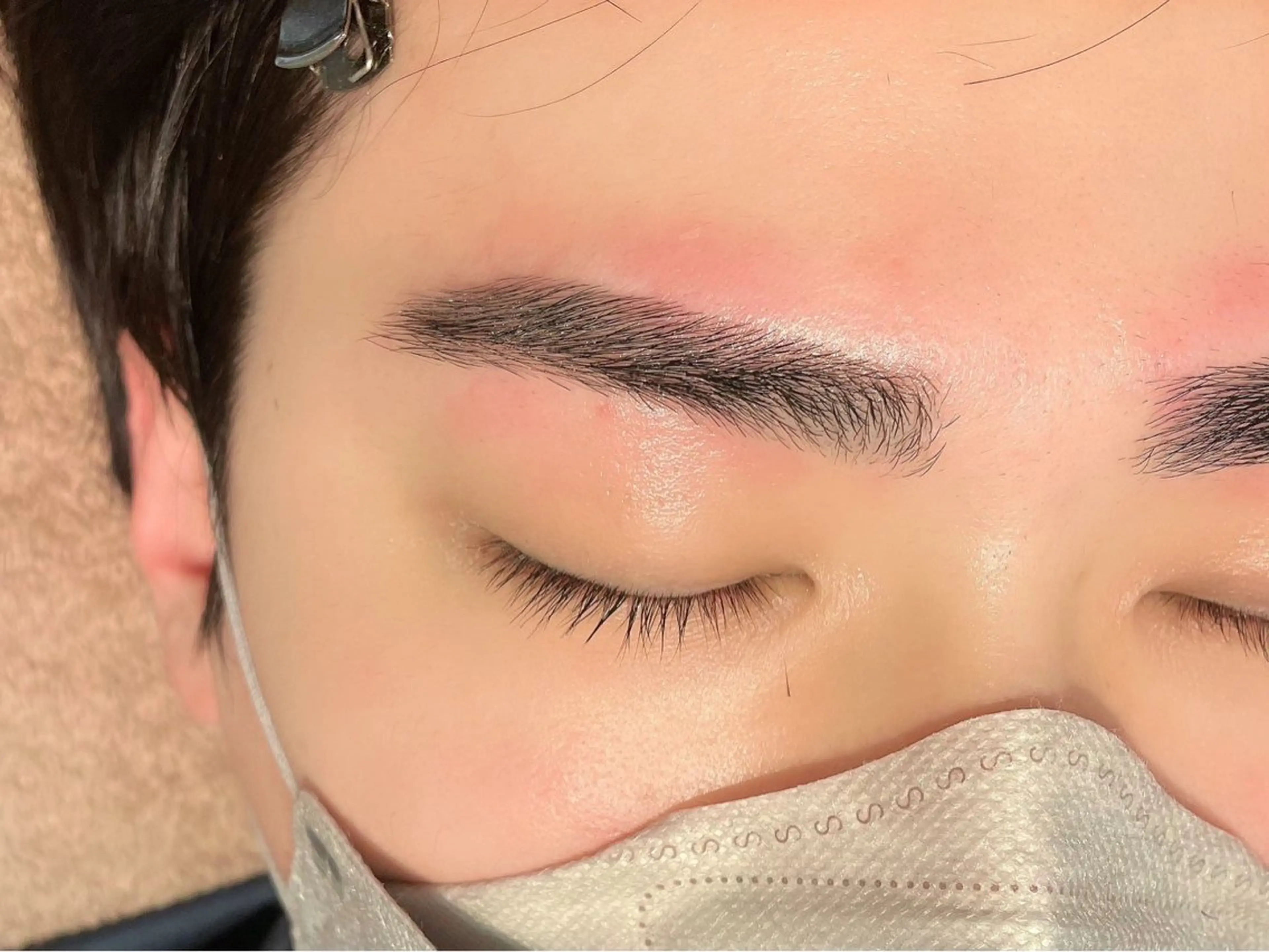 アイブロウ アイリスト ティアラのヘアスタイル