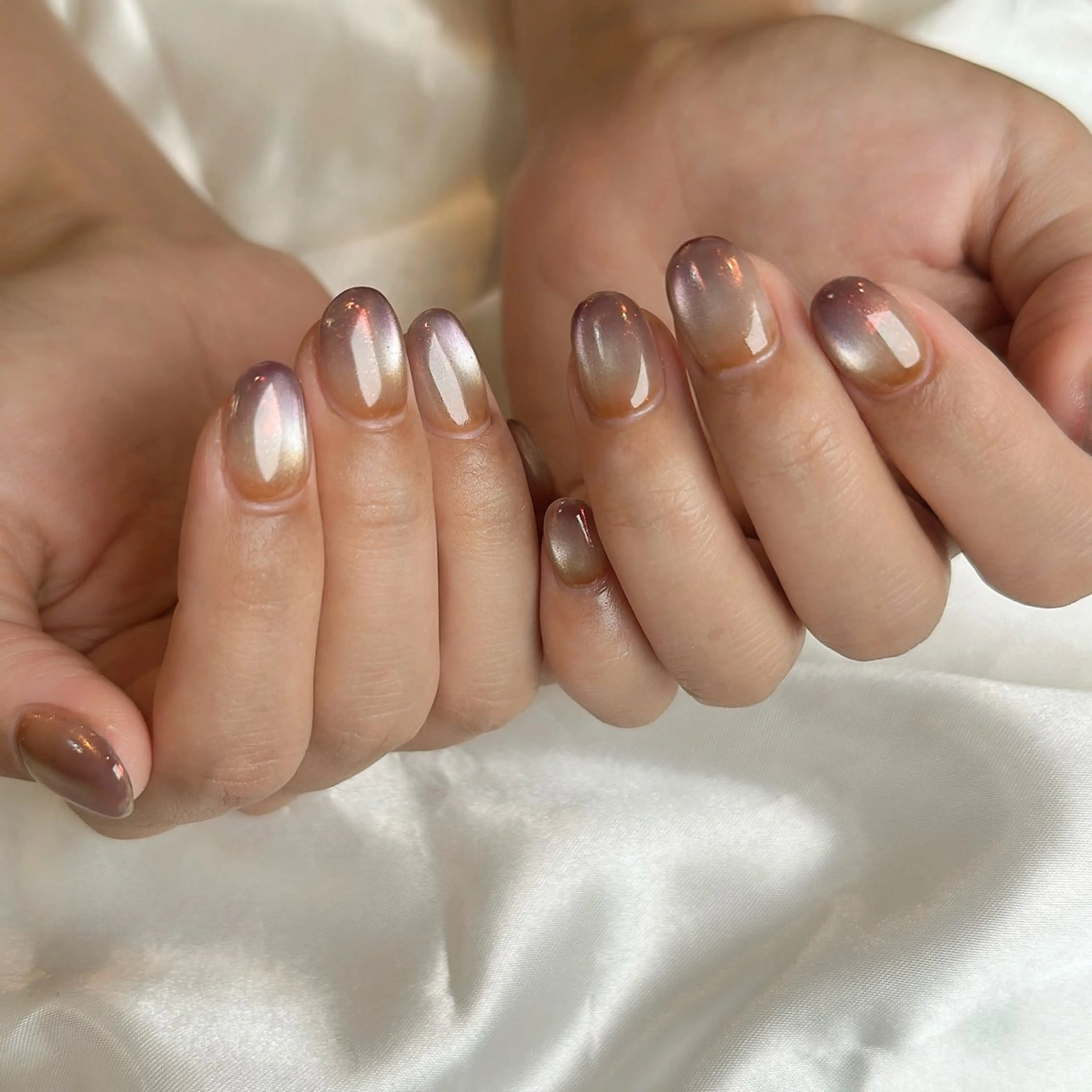 ネイル グラデーション 氷ネイル・うるうるネイル マグネットネイル nailsalon LILi third.所属・Yukino .のネイルデザイン