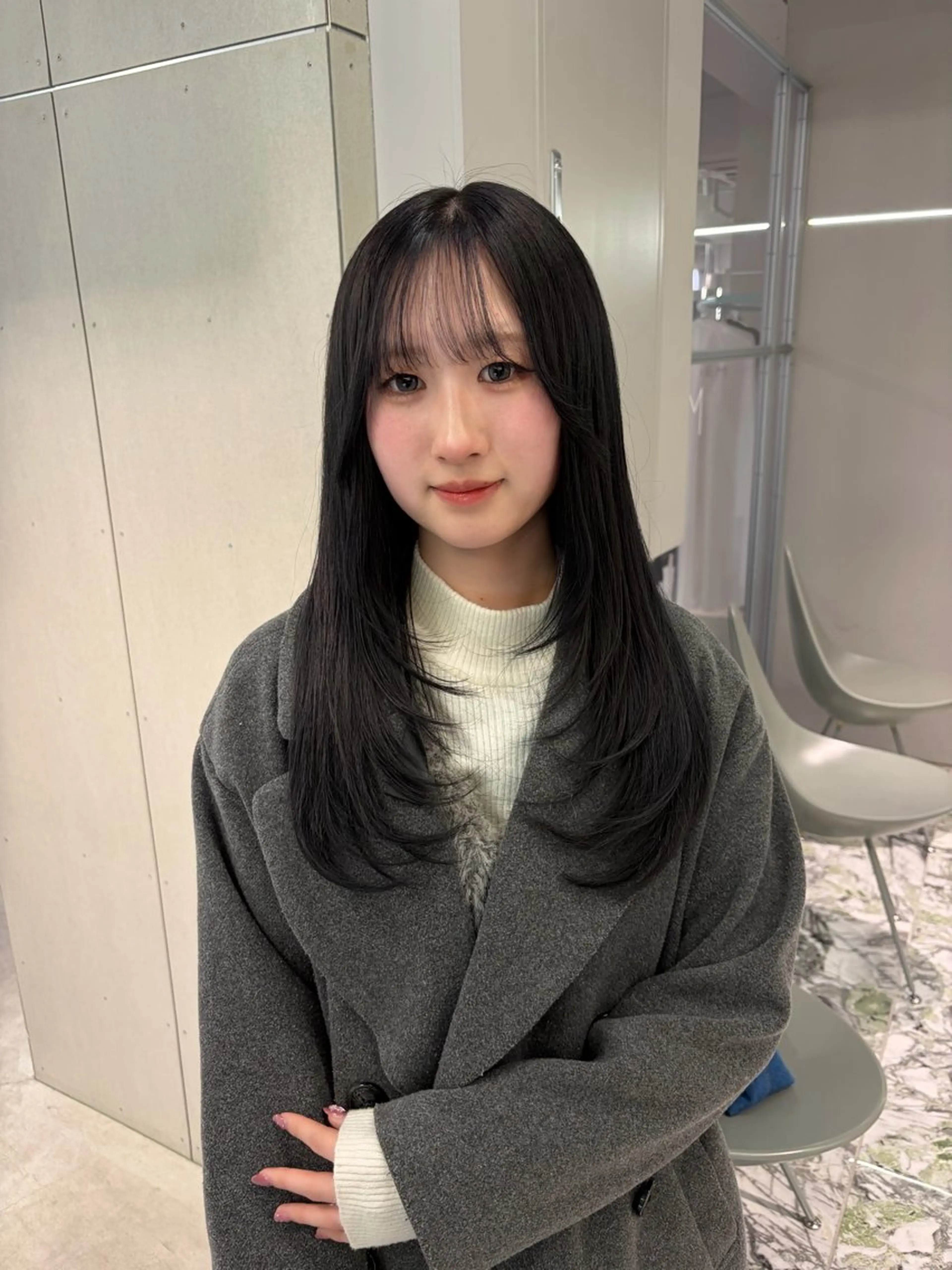 カラー ダークグレー GEM/ hinanaのヘアスタイル