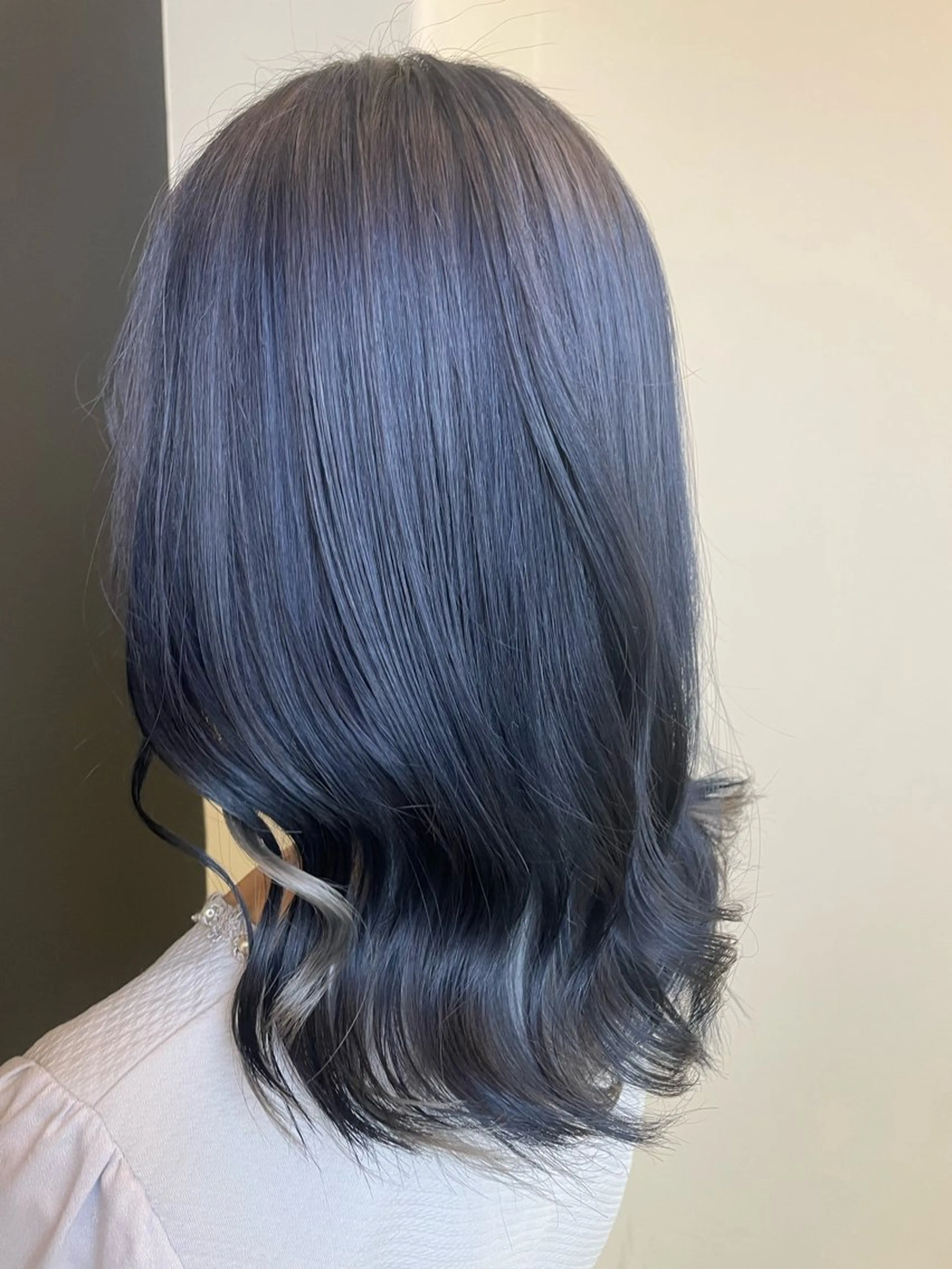 ミディアム カラー ブリーチ ネイビーカラー La fith hair sept 銀座店所属・KOGA／ パーマモデル募集のヘアスタイル