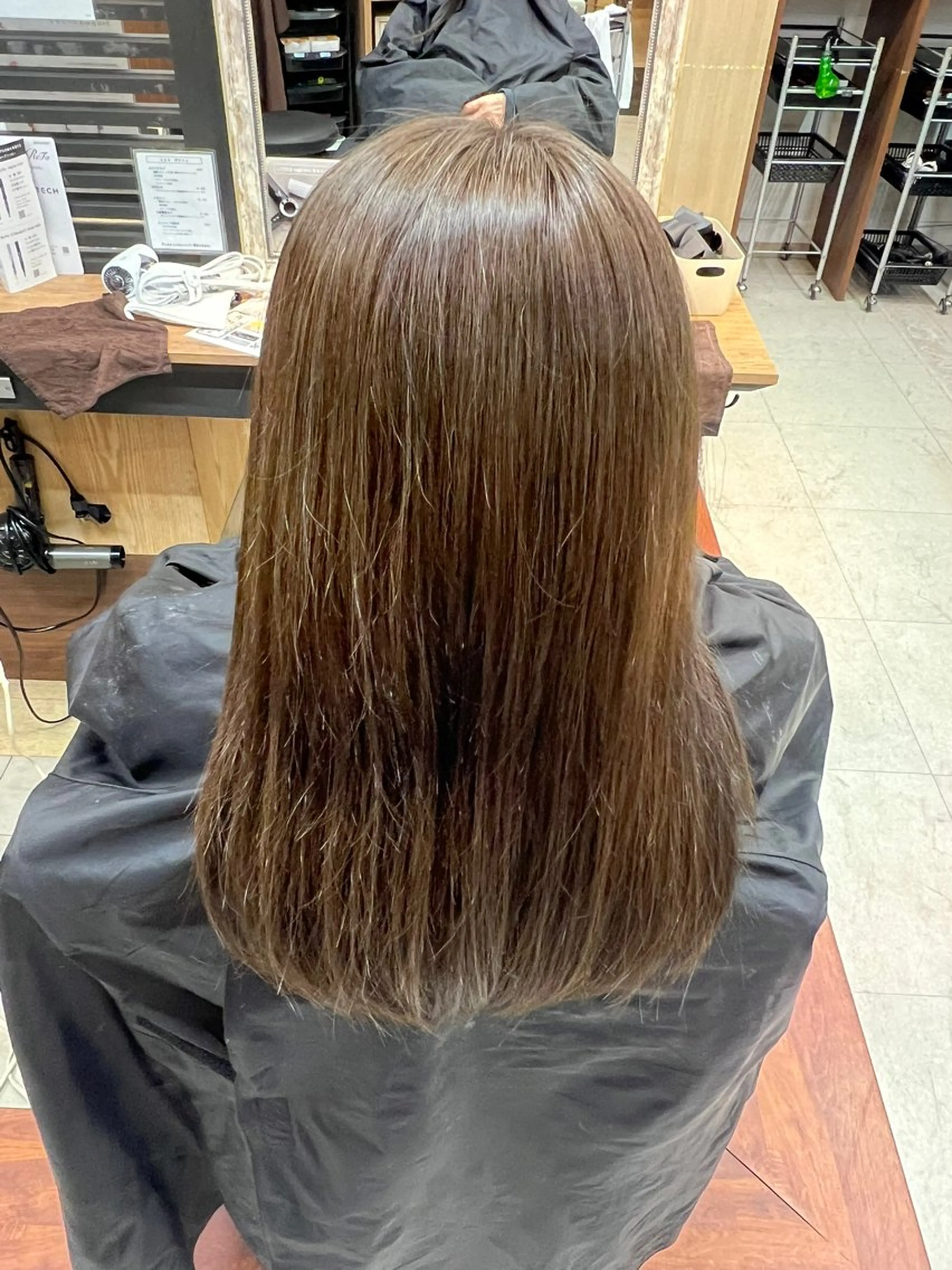 セミロング ナカオ シュウヘイのヘアスタイル