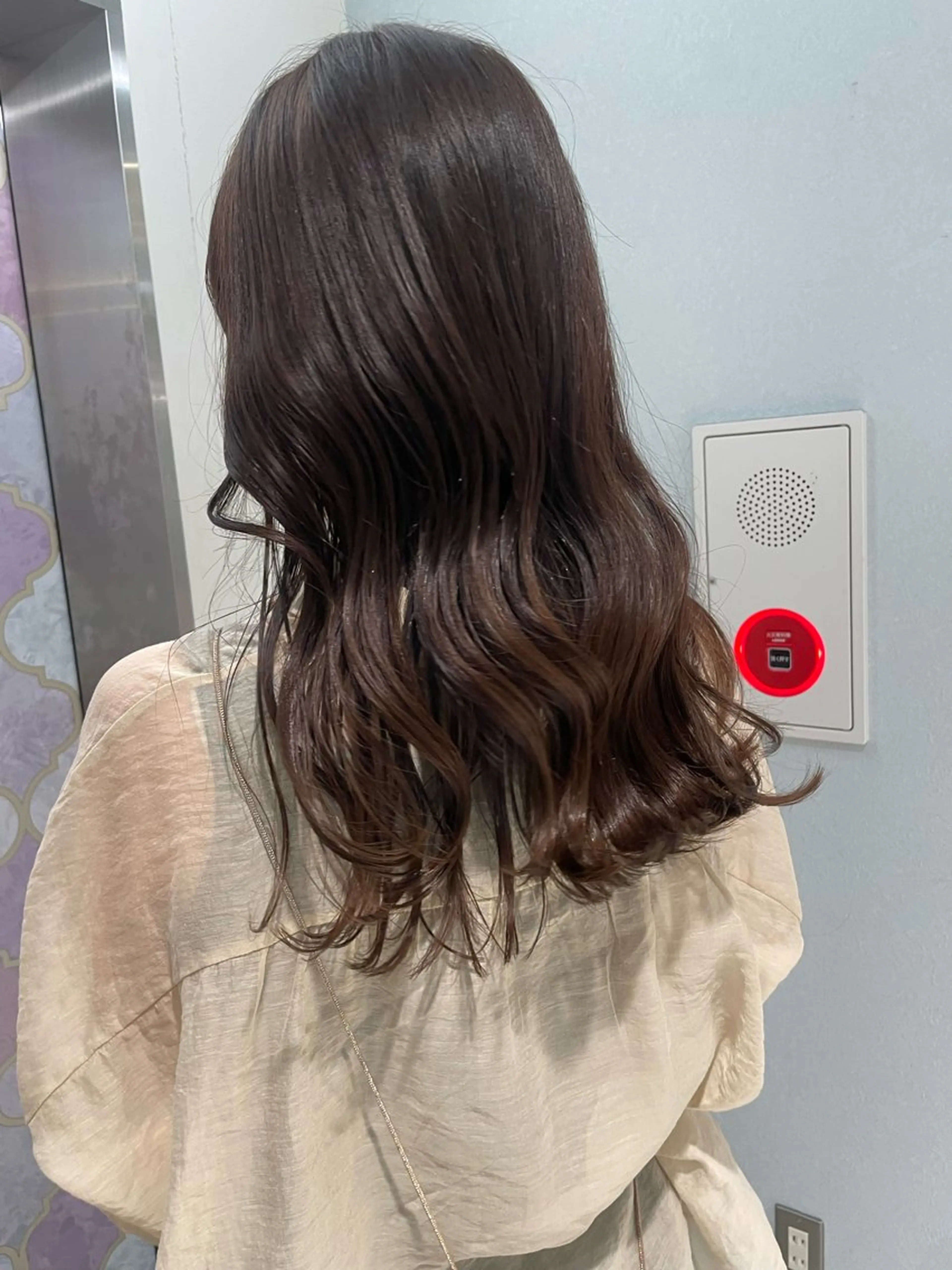 ロング ヘアカラー トリートメント 顔周り\エクステ\ 透明感カラー\まりんのヘアスタイル