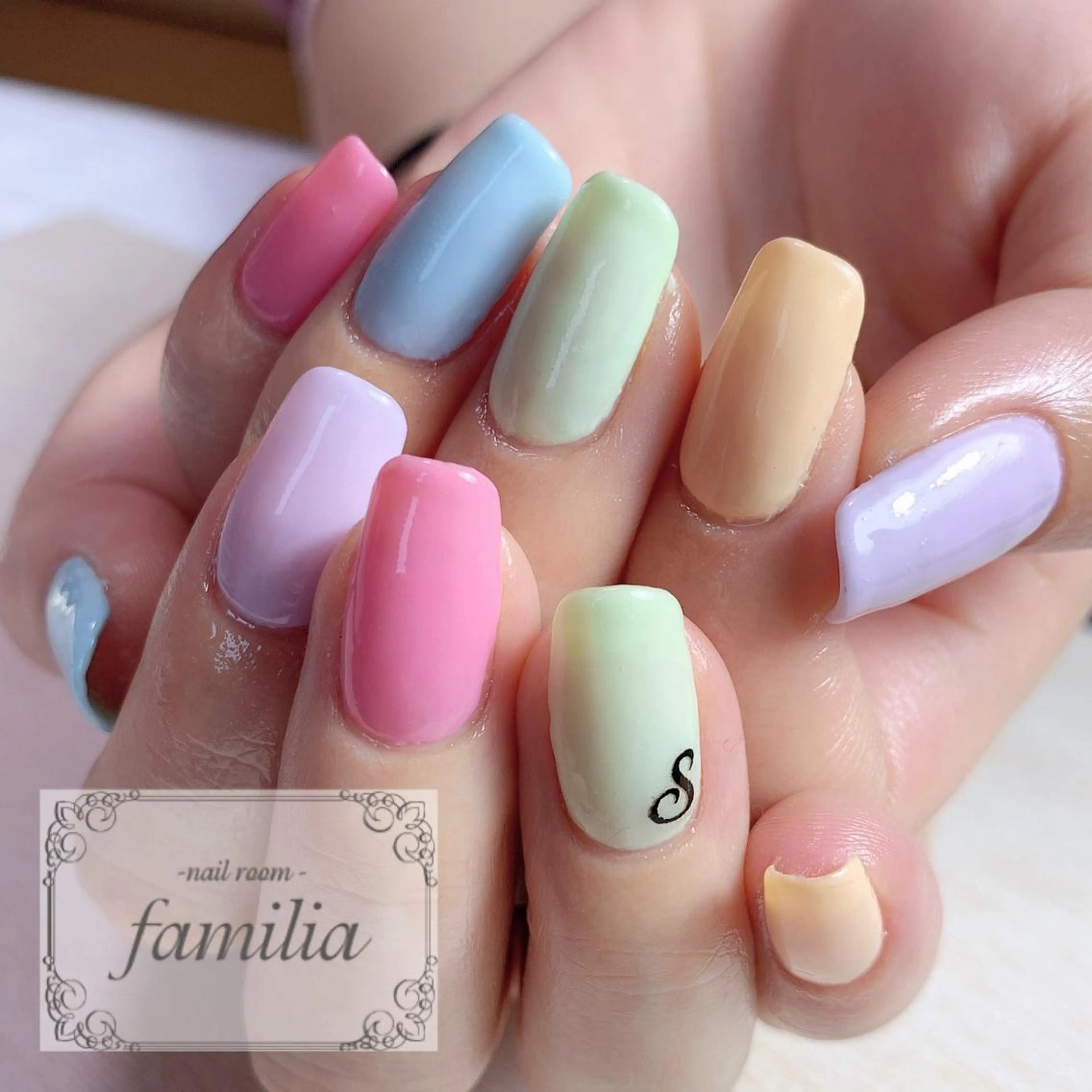 ネイル パステルネイル -nailroom- familiaのネイルデザイン
