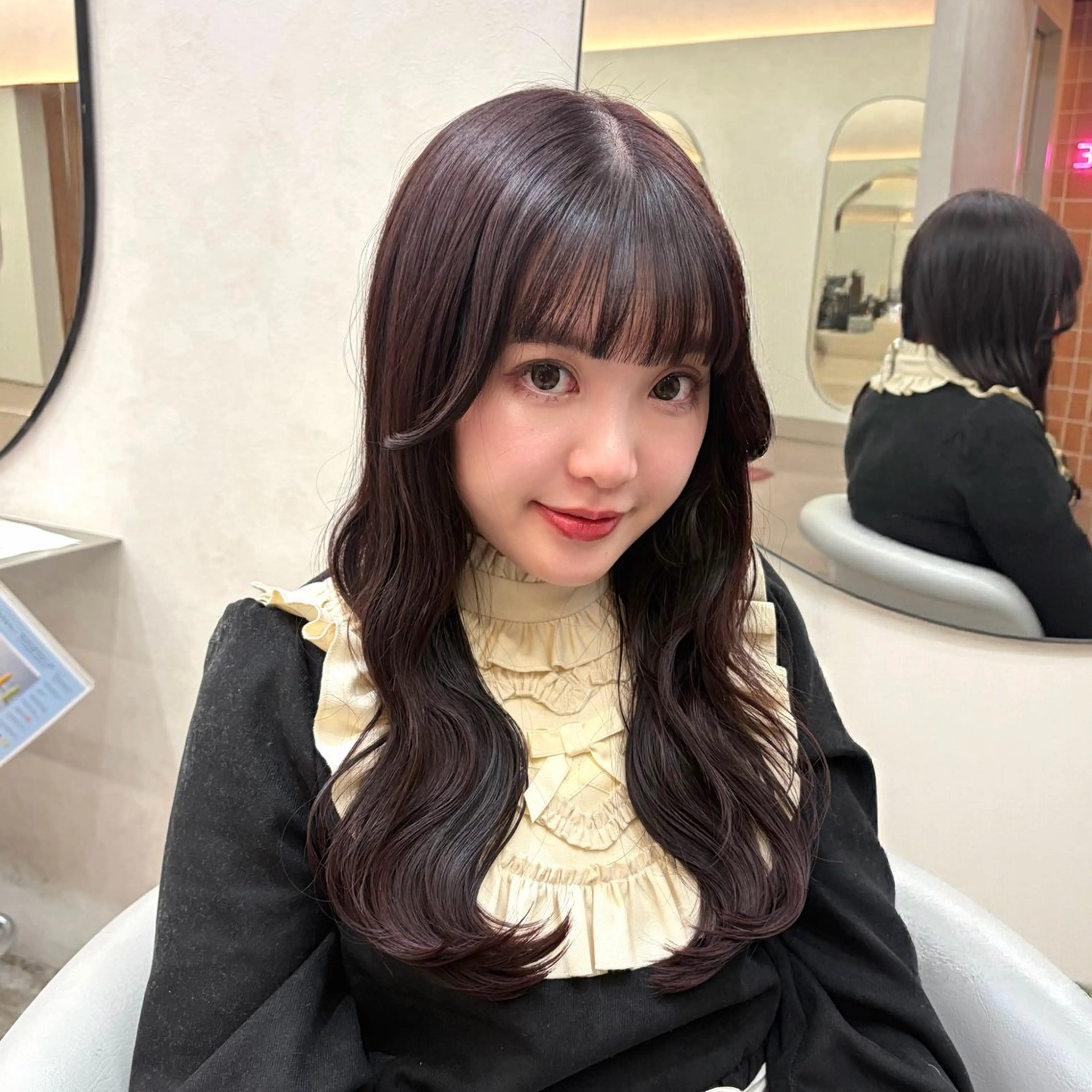 ロング カラー ブリーチ ブラウンカラー 透明感カラー 韓国風カラー ブリーチなしカラー ヘアカラー トリートメント Rio🎀透明感 カラー♡顔周り♡のヘアスタイル