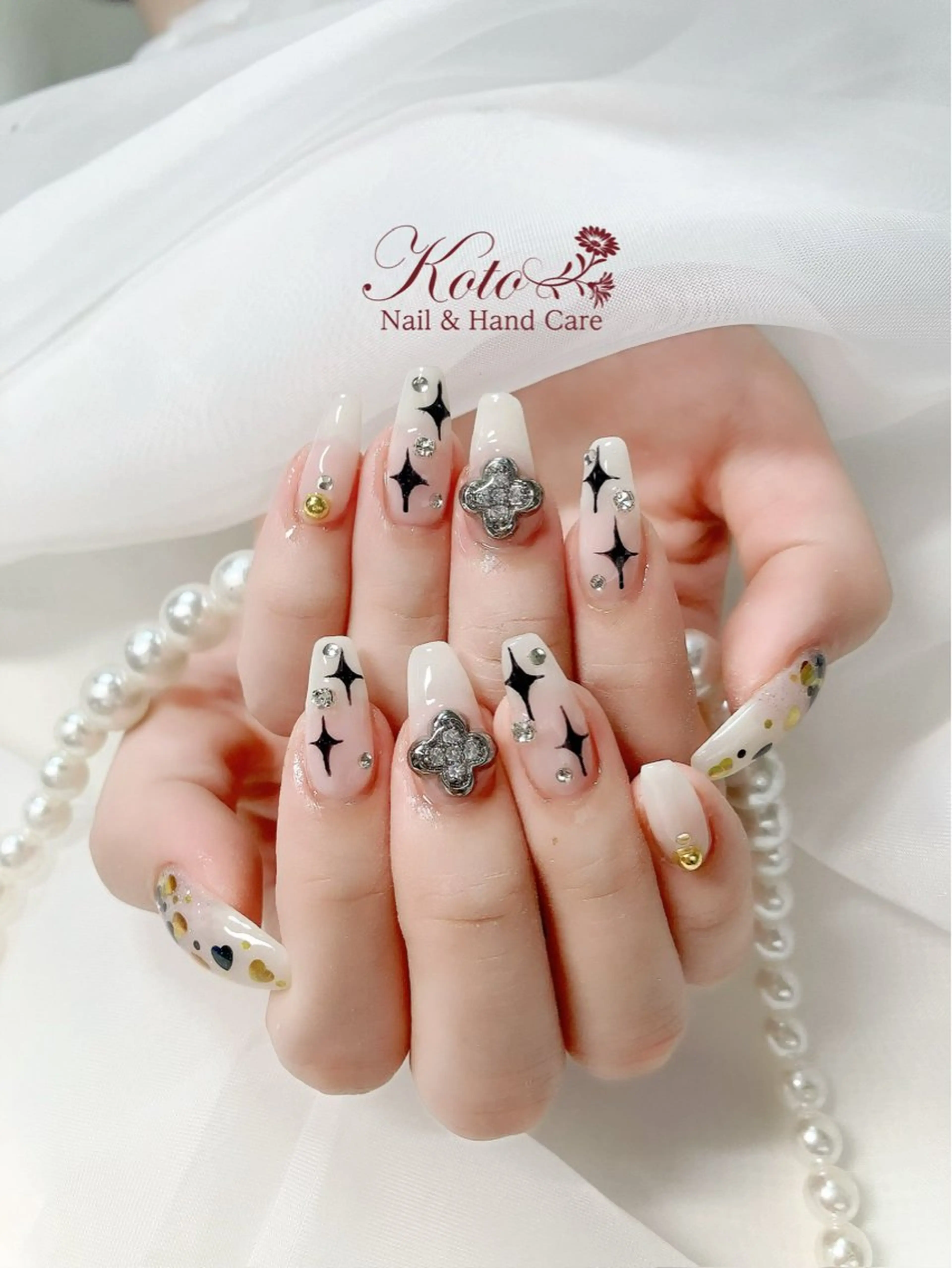 ネイル 長さ出し ジェルネイル キラキラネイル 持ち込み ニュアンスネイル ハンドネイル Nail Salon KOTOのネイルデザイン