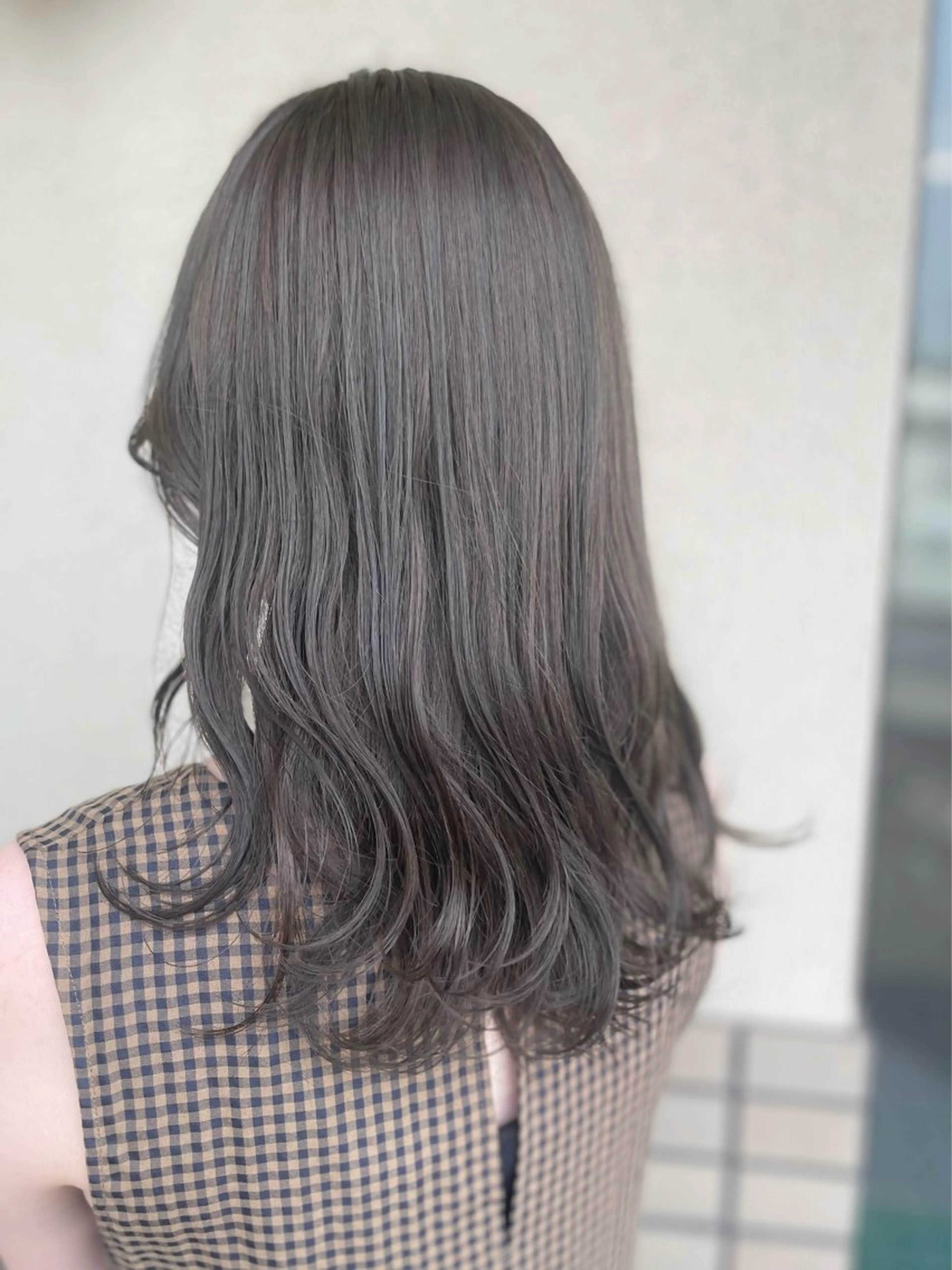 ロング カラー グレージュ オリーブグレージュ オリーブグレー カット ヘアカラー トリートメント 沢田 瞳のヘアスタイル
