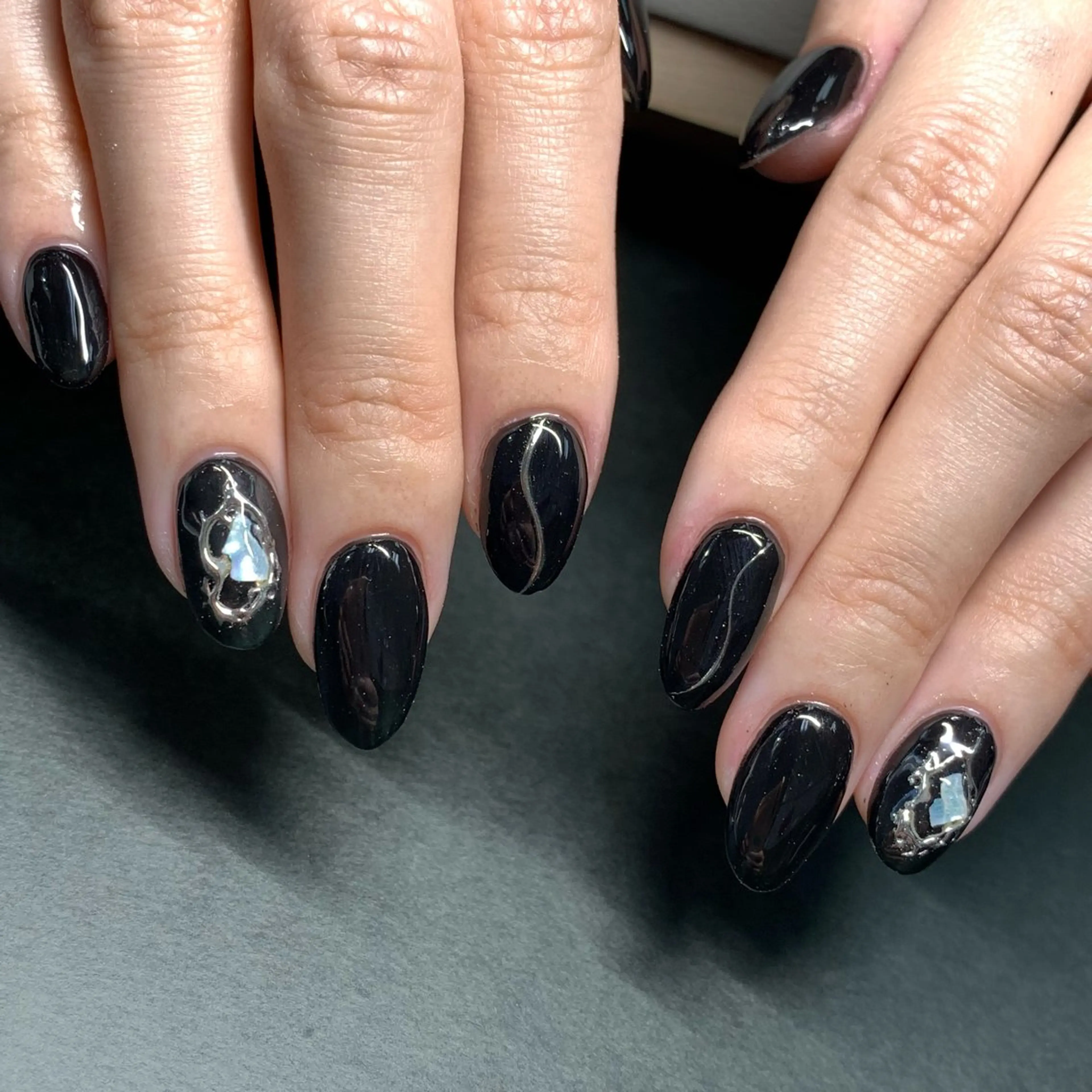 ネイル オーロラネイル 長さ出し フットネイル ジェルネイル キラキラネイル ハンドネイル インフィニティ ネイルサロンのネイルデザイン