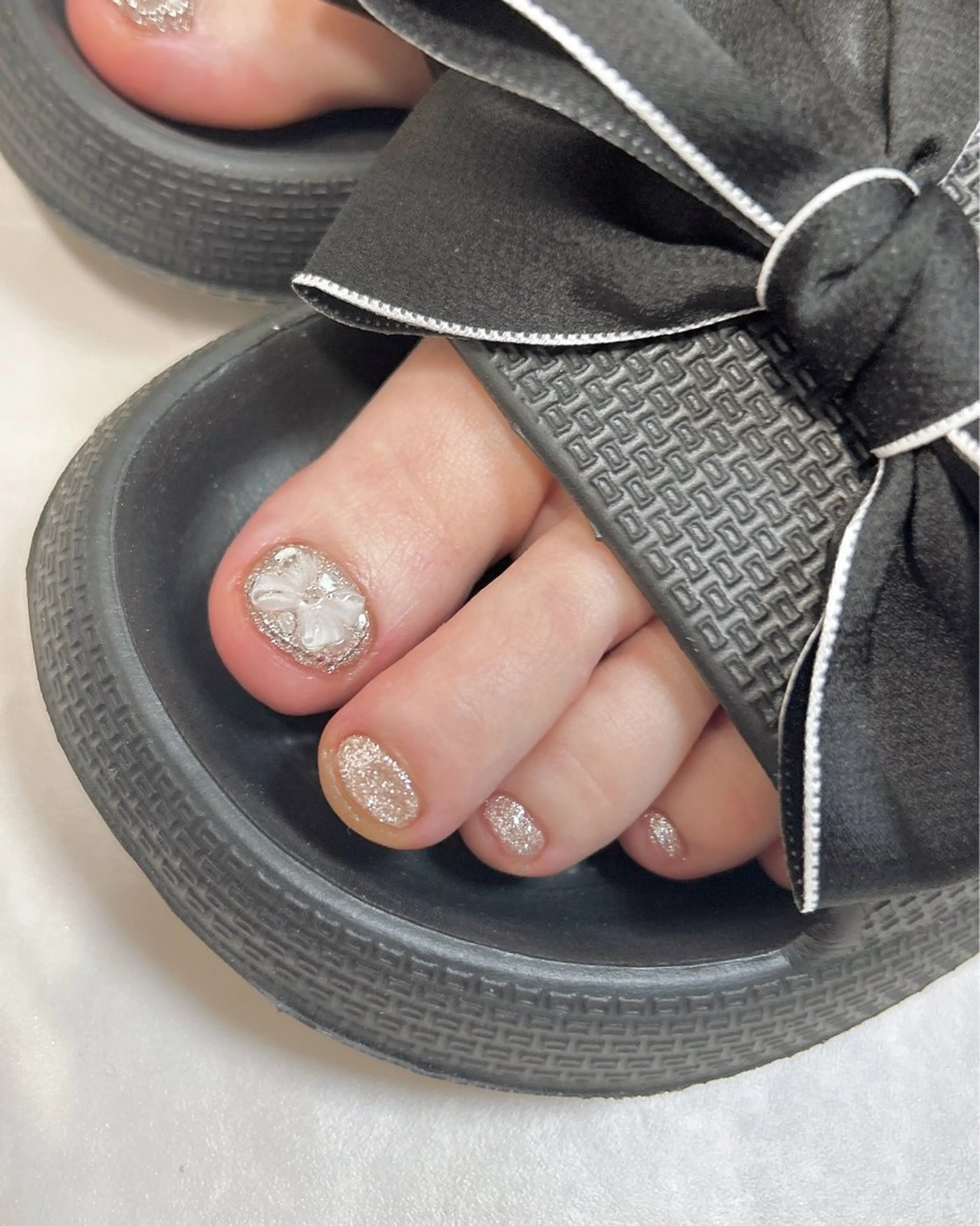 ネイル アートネイル フットネイル リボン フットネイル ten nail salon　かえでのネイルデザイン