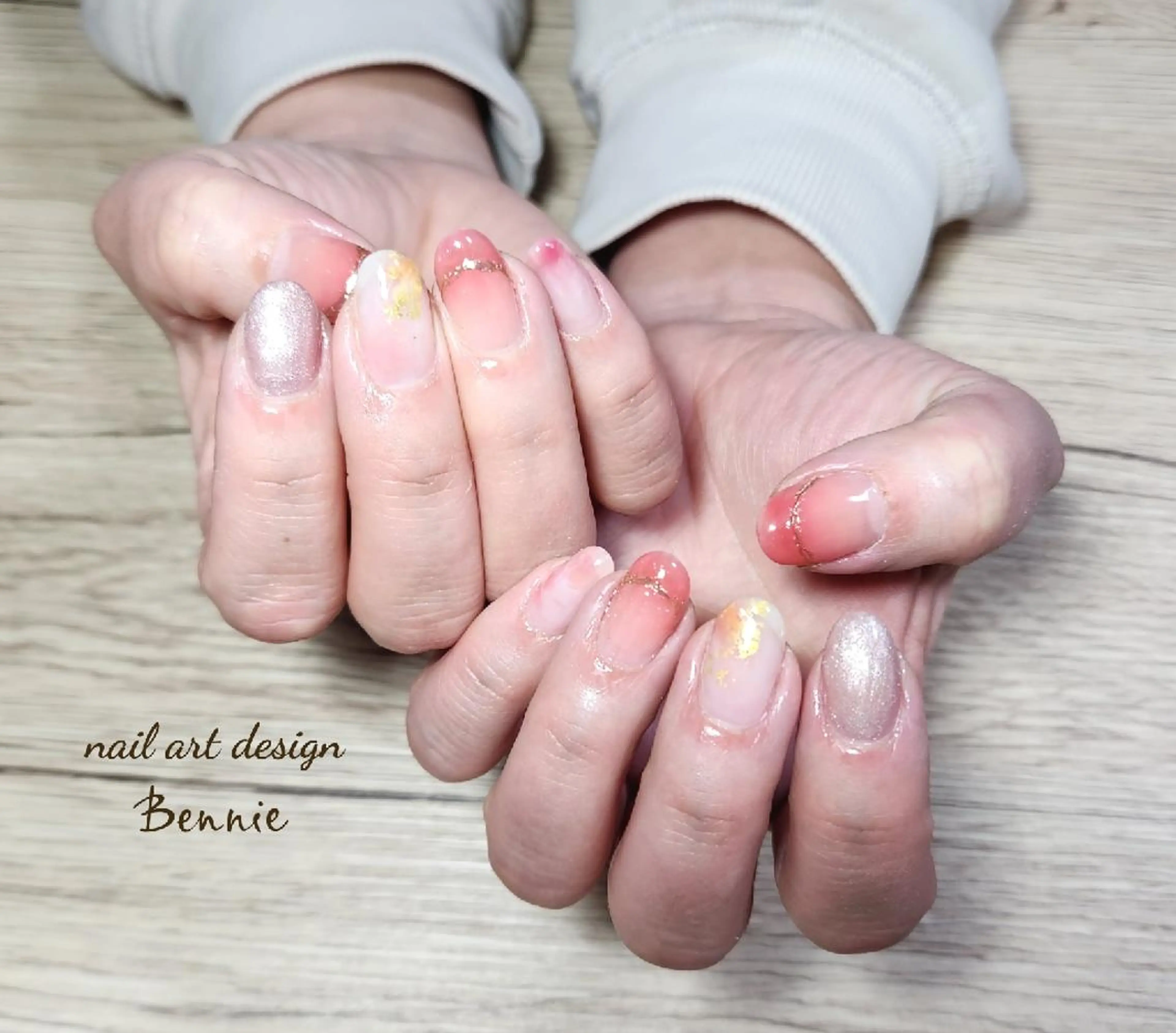 ネイル アートネイル グラデーション ミラーネイル 持ち込み ニュアンスネイル ハンドネイル   BENNIEのネイルデザイン