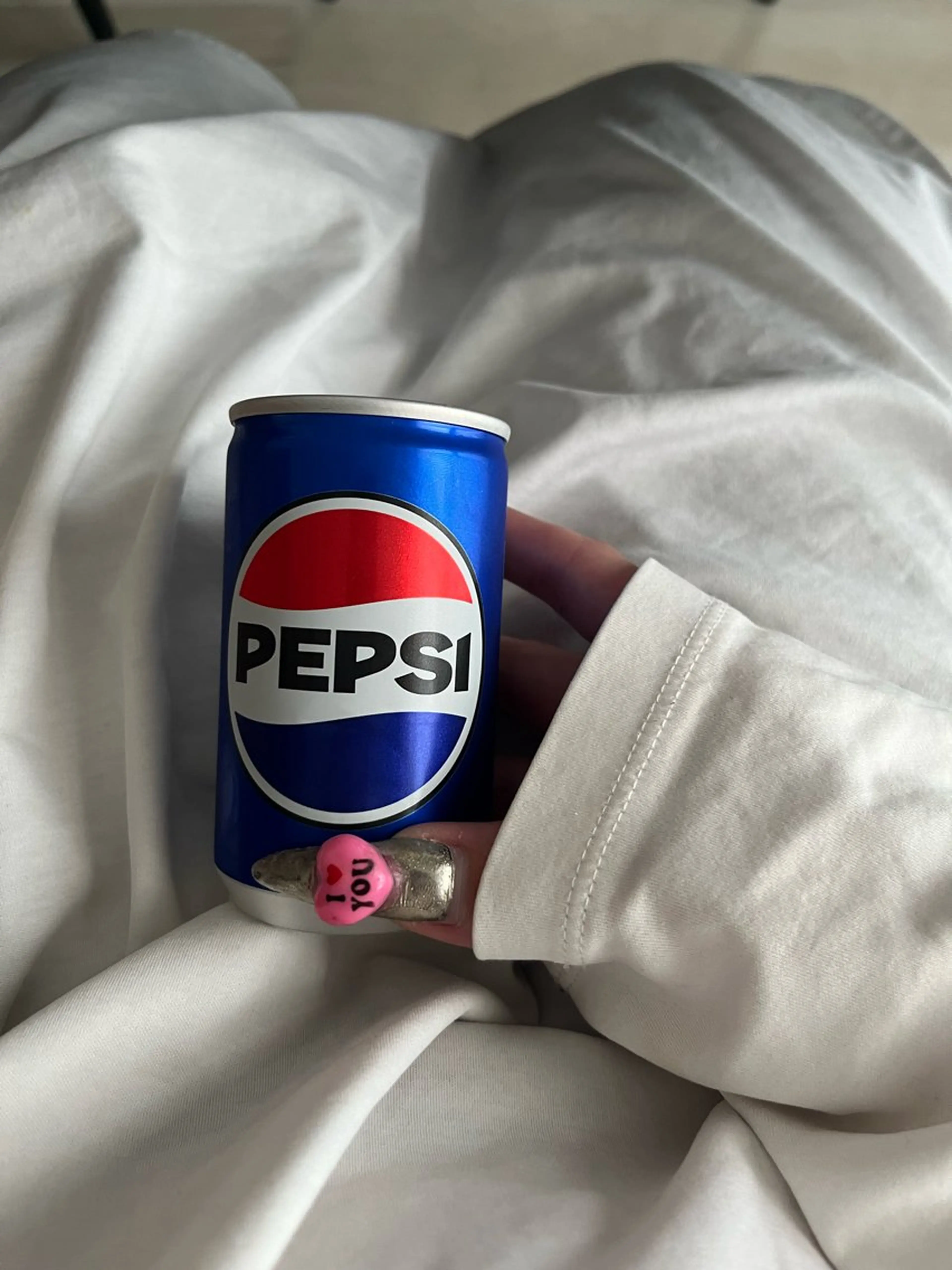 ネイル ハンドネイル フットネイル 小川 柚香のネイルデザイン