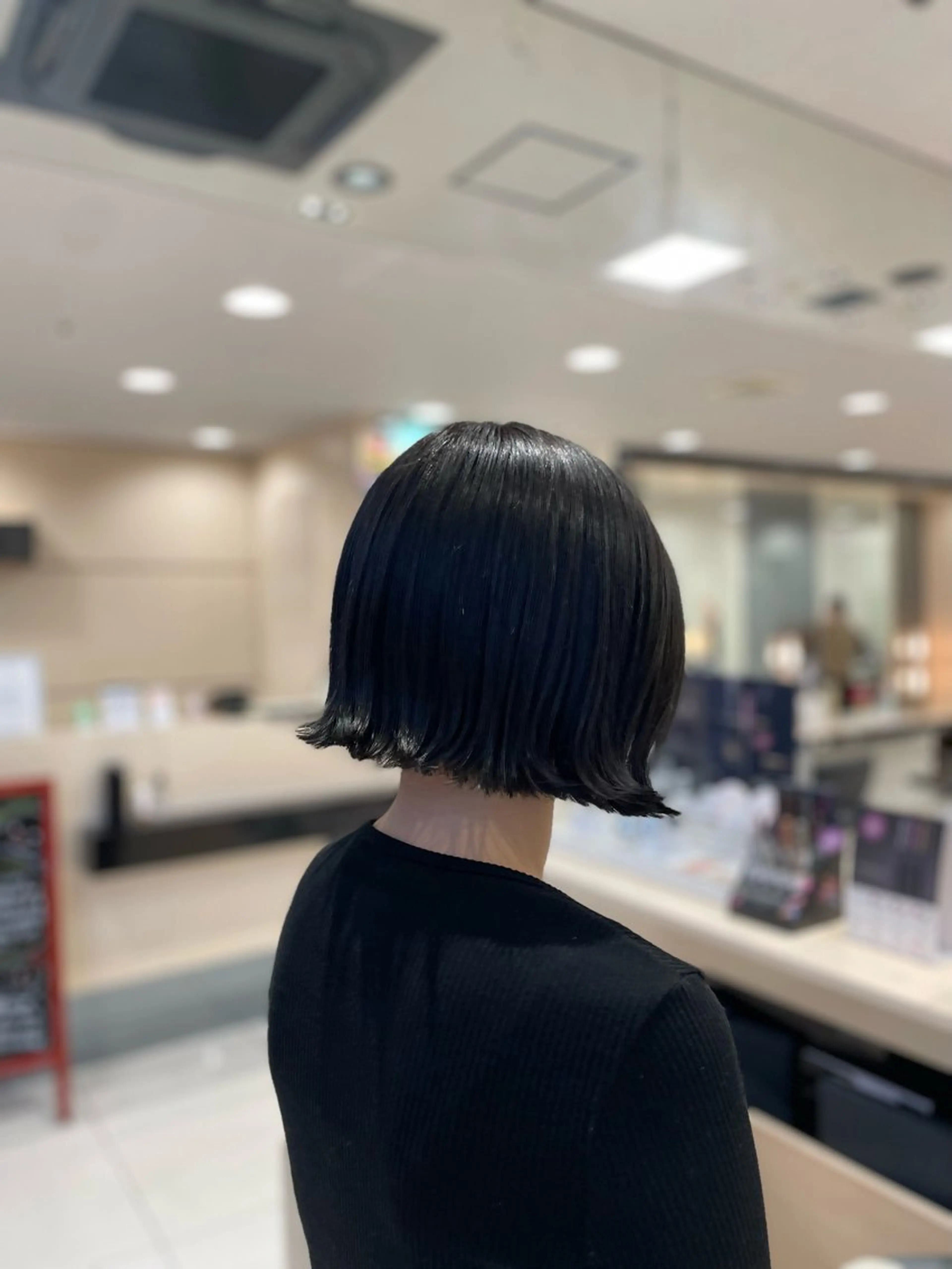 ミディアム カラー 黒髪 ブルーカラー ブルーブラック ボブ カット ヘアカラー クロスパーマ/うる艶 カラー/Kurumiのヘアスタイル
