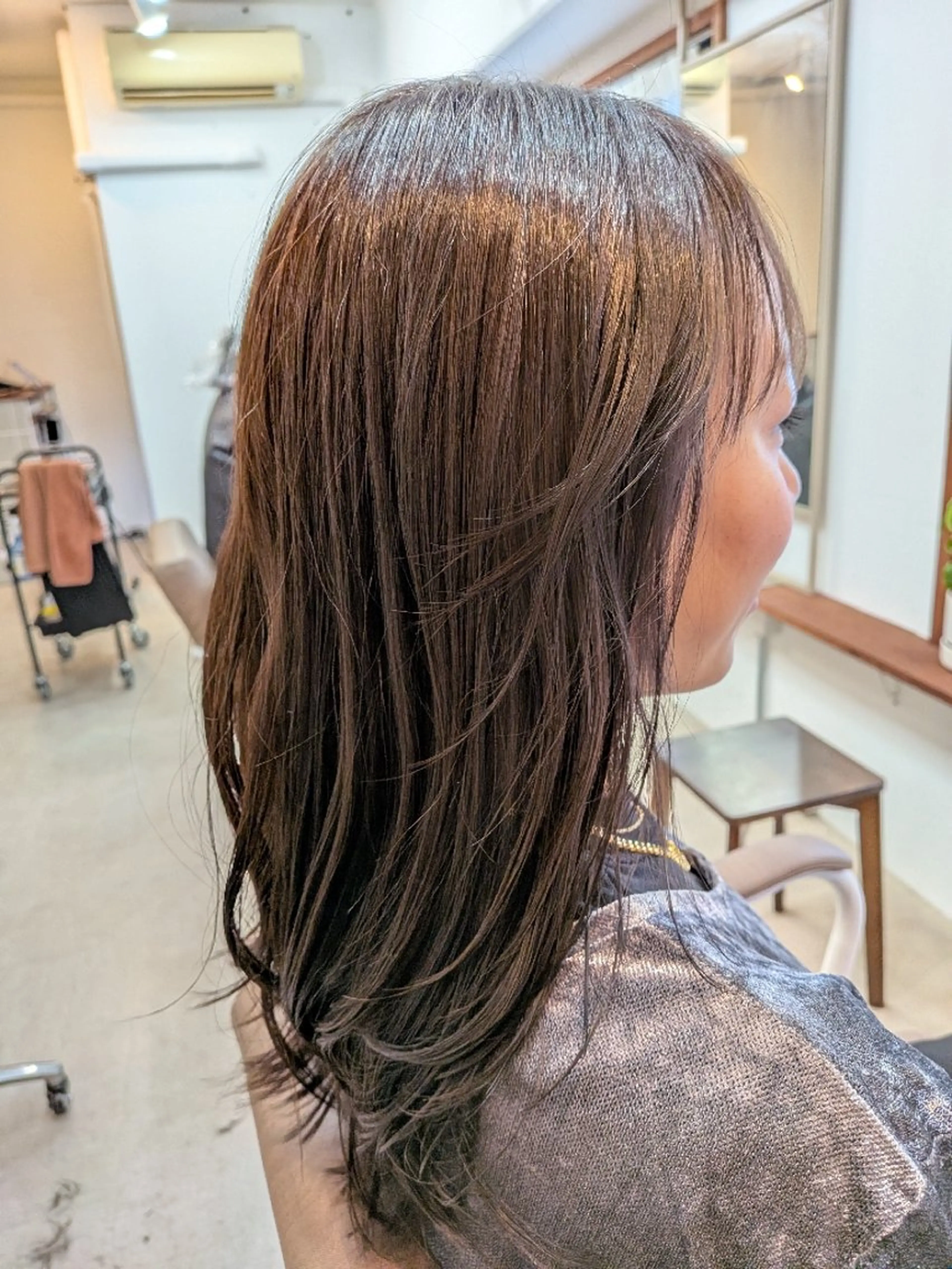 セミロング カラー アッシュ 透明感カラー カット ヘアカラー トリートメント sohee【ソヒ】 305号室のヘアスタイル