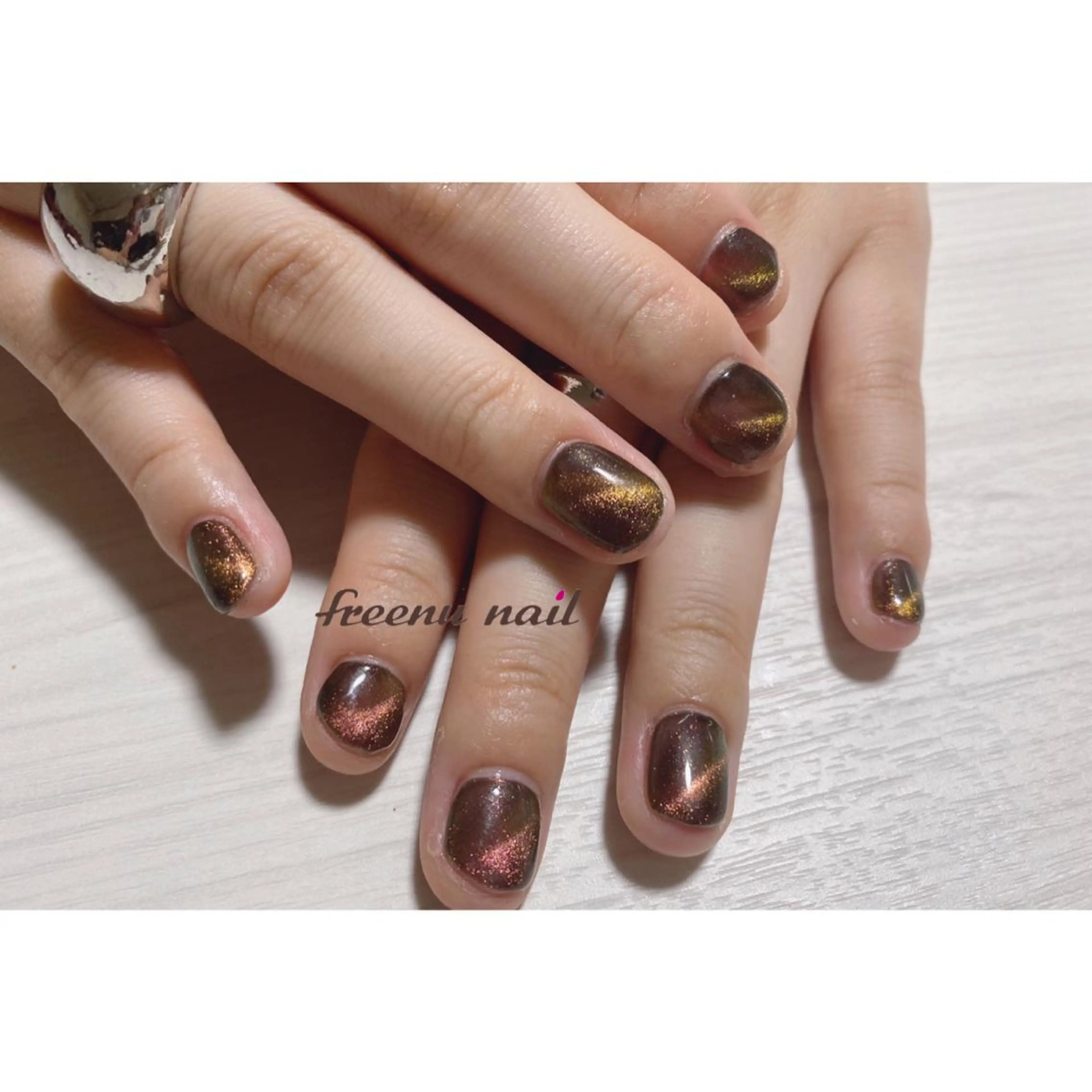 ネイル ジェルネイル キラキラネイル マグネットネイル freenu nail【24H】のネイルデザイン